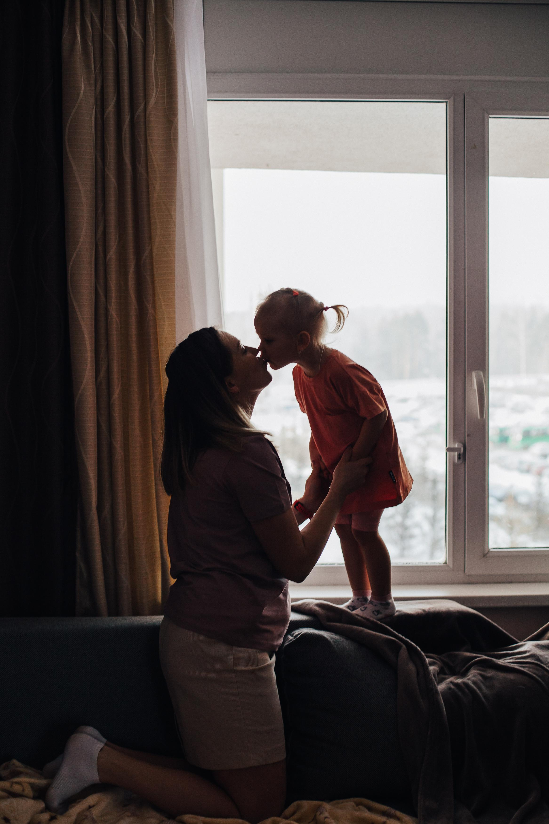 Саша, Оля, Тая и маленькая Ксюша. Семейный фотограф Трусова Евгения в Екатеринбурге