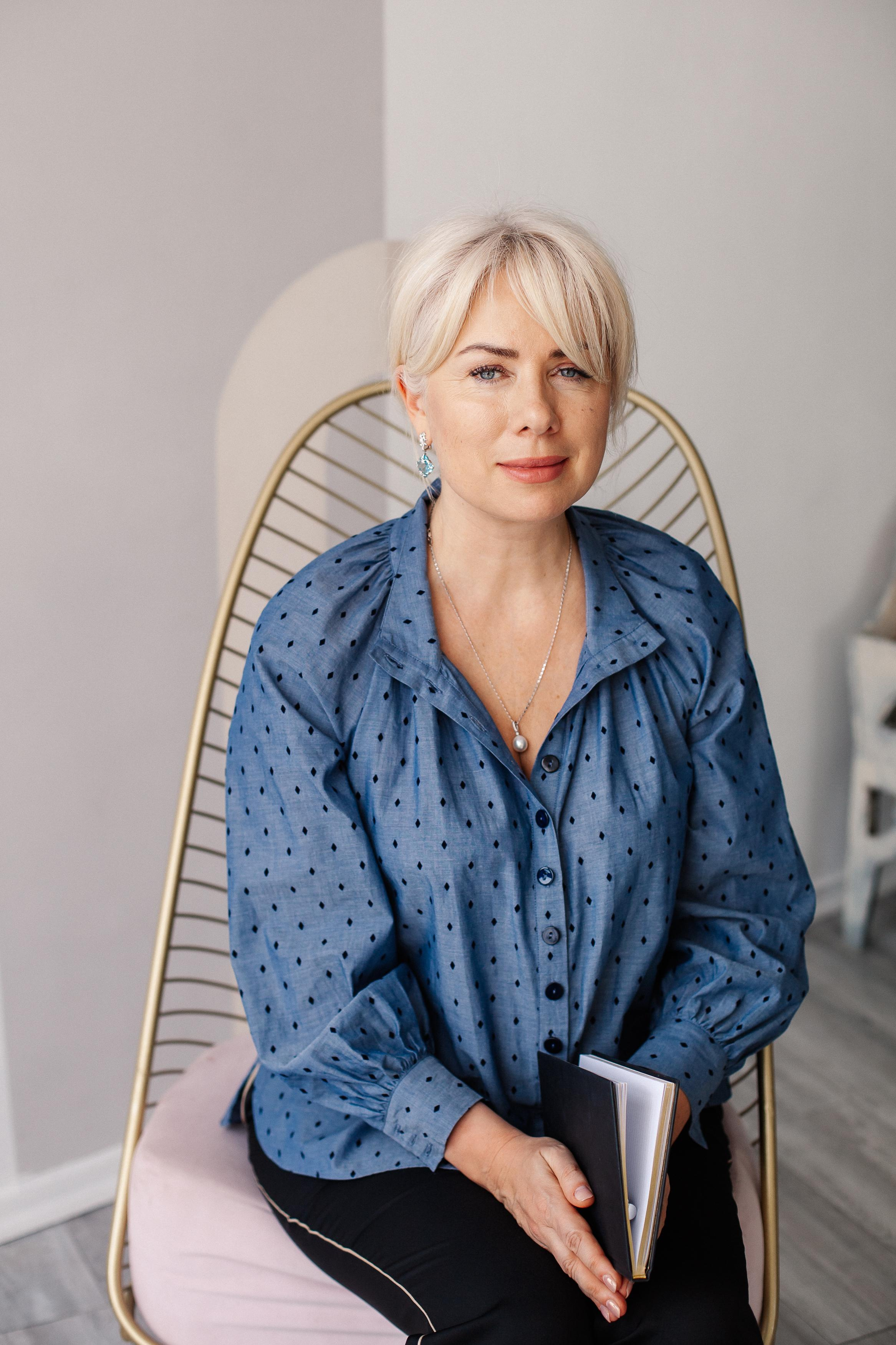 Полина, деловые портреты, февраль 2022. Семейный фотограф Трусова Евгения в Екатеринбурге