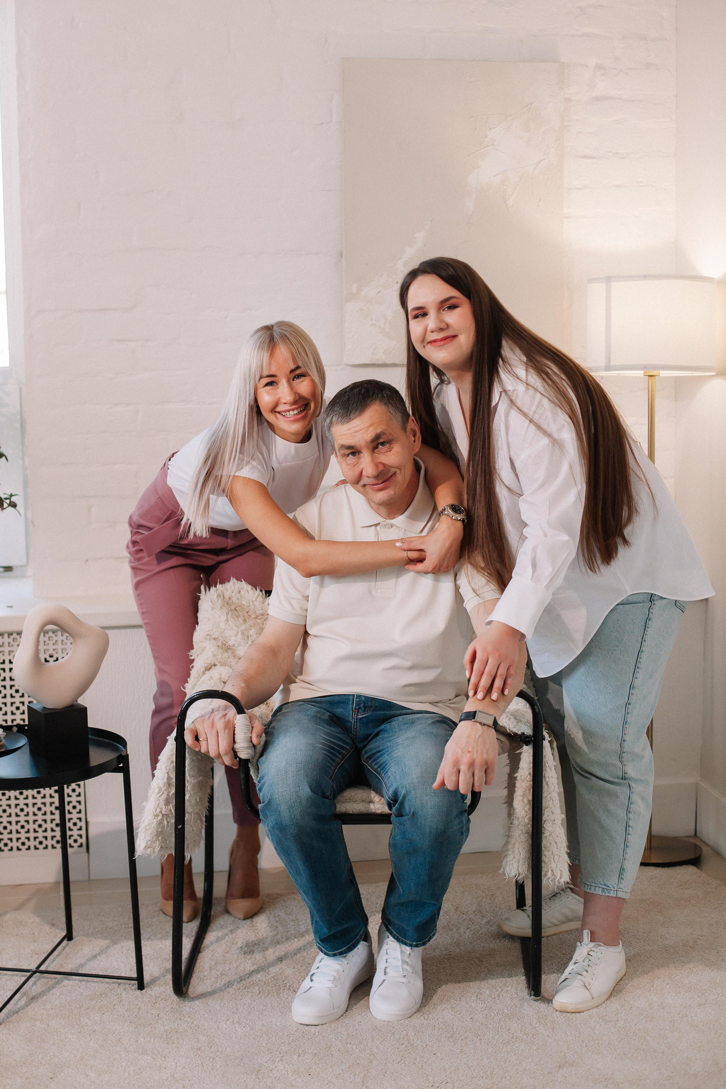 Настя с большой семьей. Семейный фотограф Трусова Евгения в Екатеринбурге