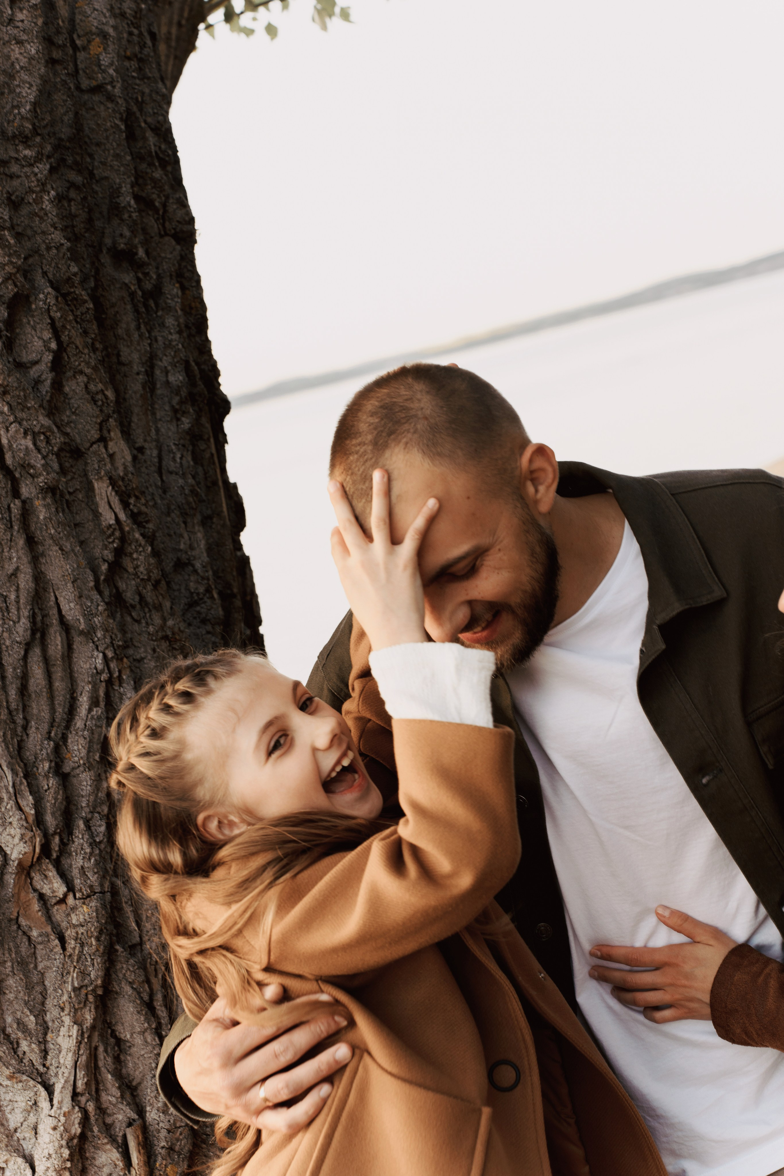 Весеннее тепло семьи на берегу Минского моря. Ваш семейный фотограф в Минске — Вика Трегубова