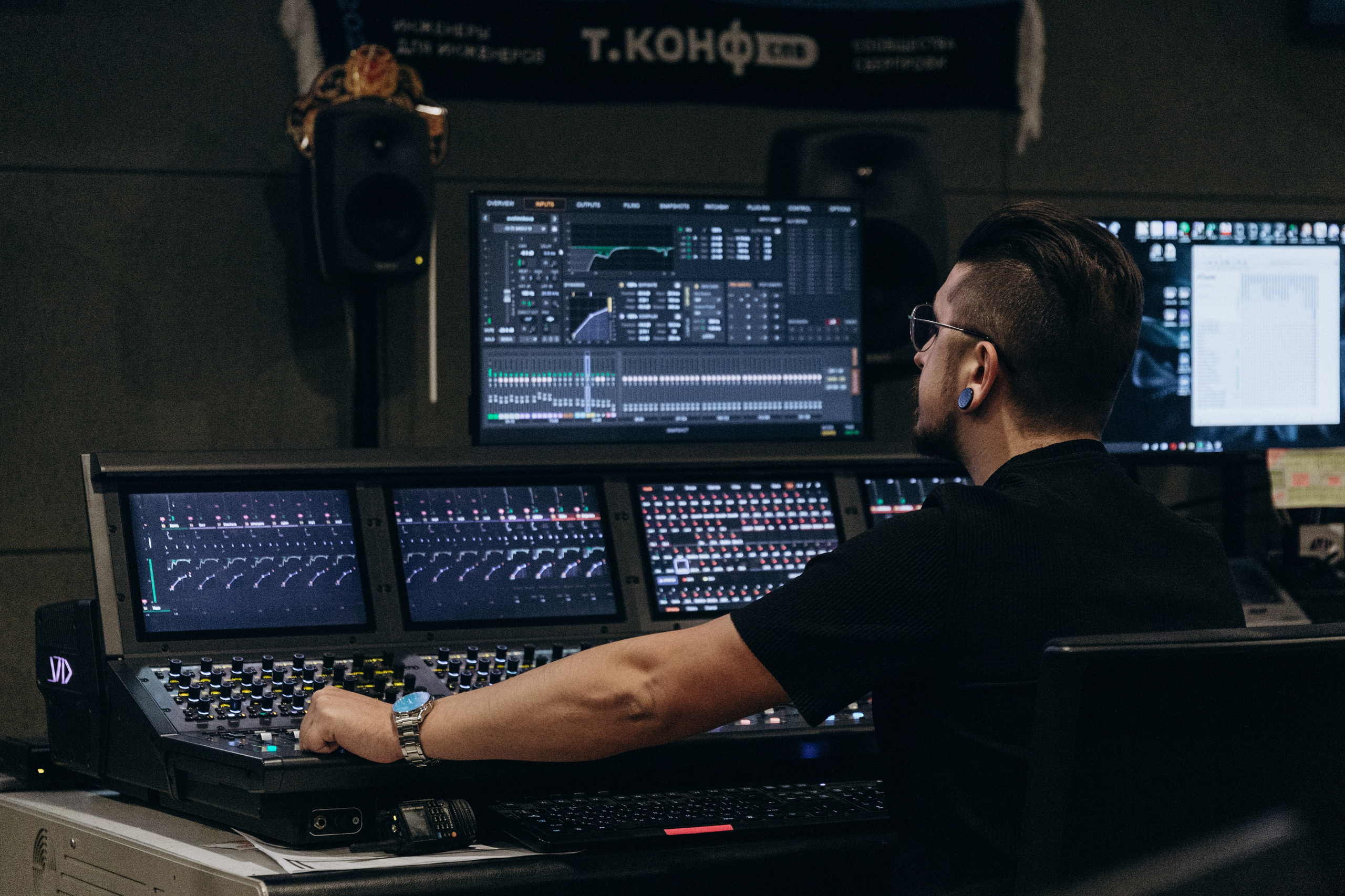 Битва стартапов. Олег Левин — профессиональный концертный и бэкстейдж фотограф в Москве