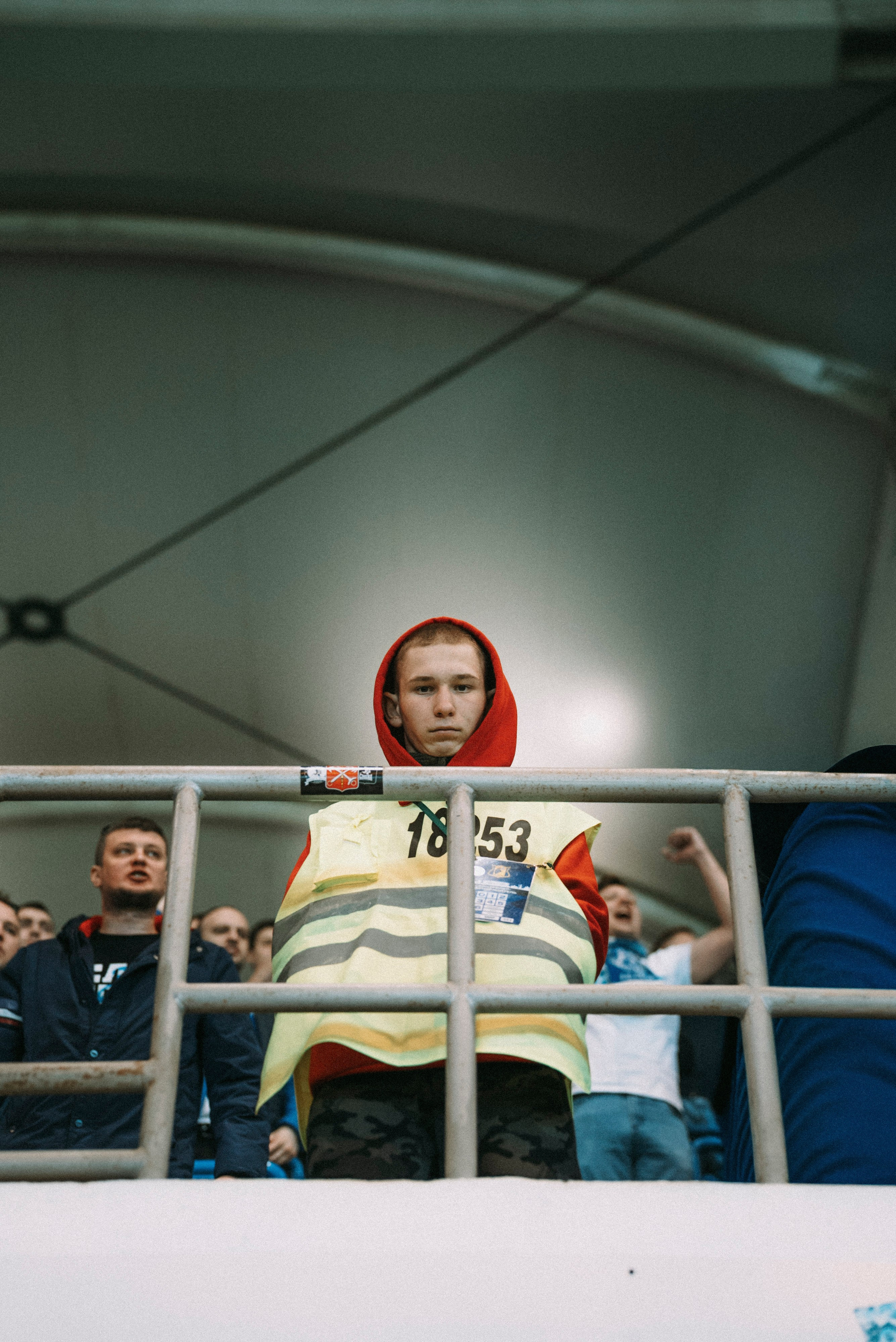 2025. Стрит-фотография, полная абсурда, идиотизма и красоты