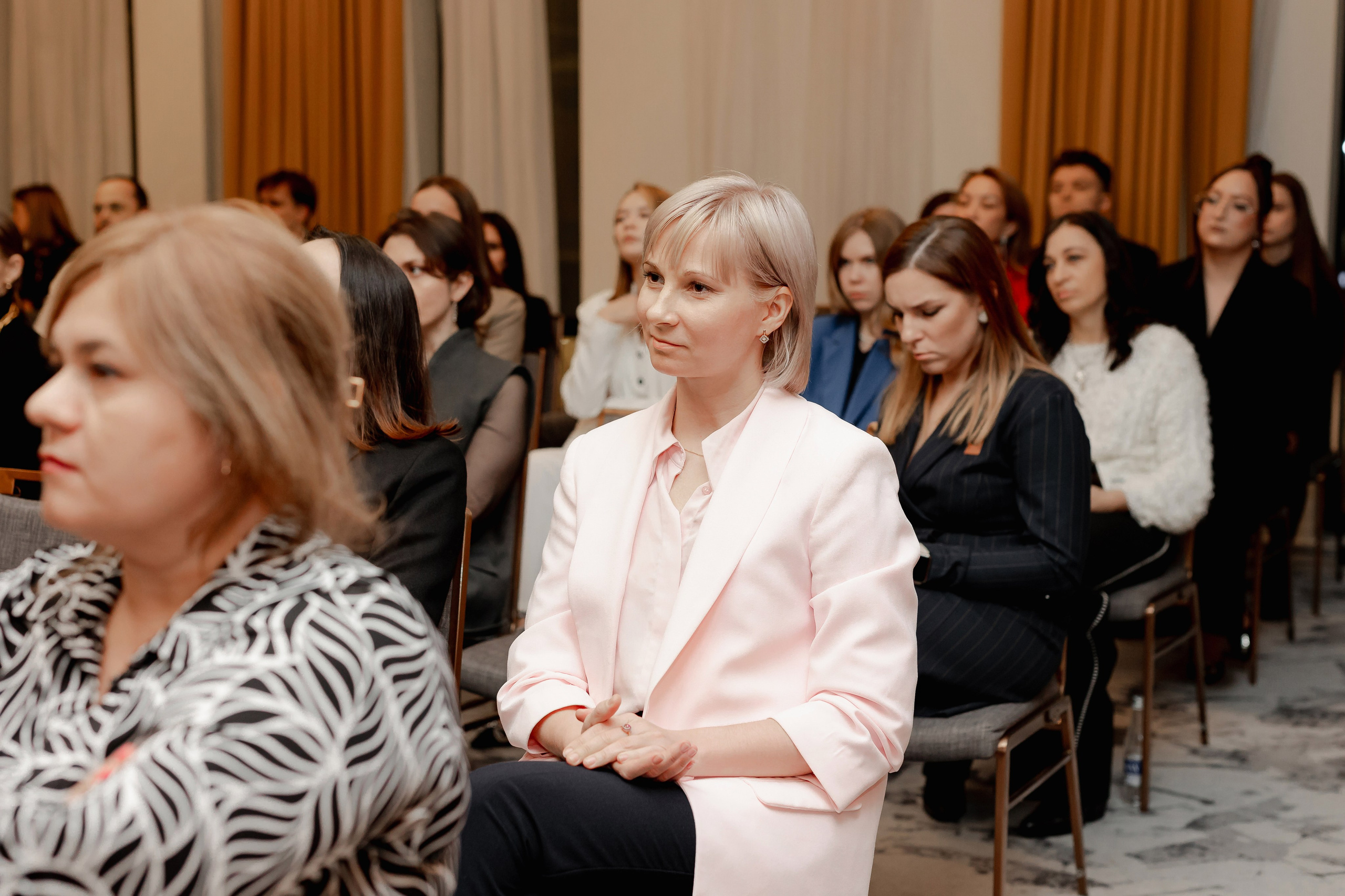 Бизнес конференция. Свадебный и контент фотограф в Москве — Юлия Барно (Баранова)