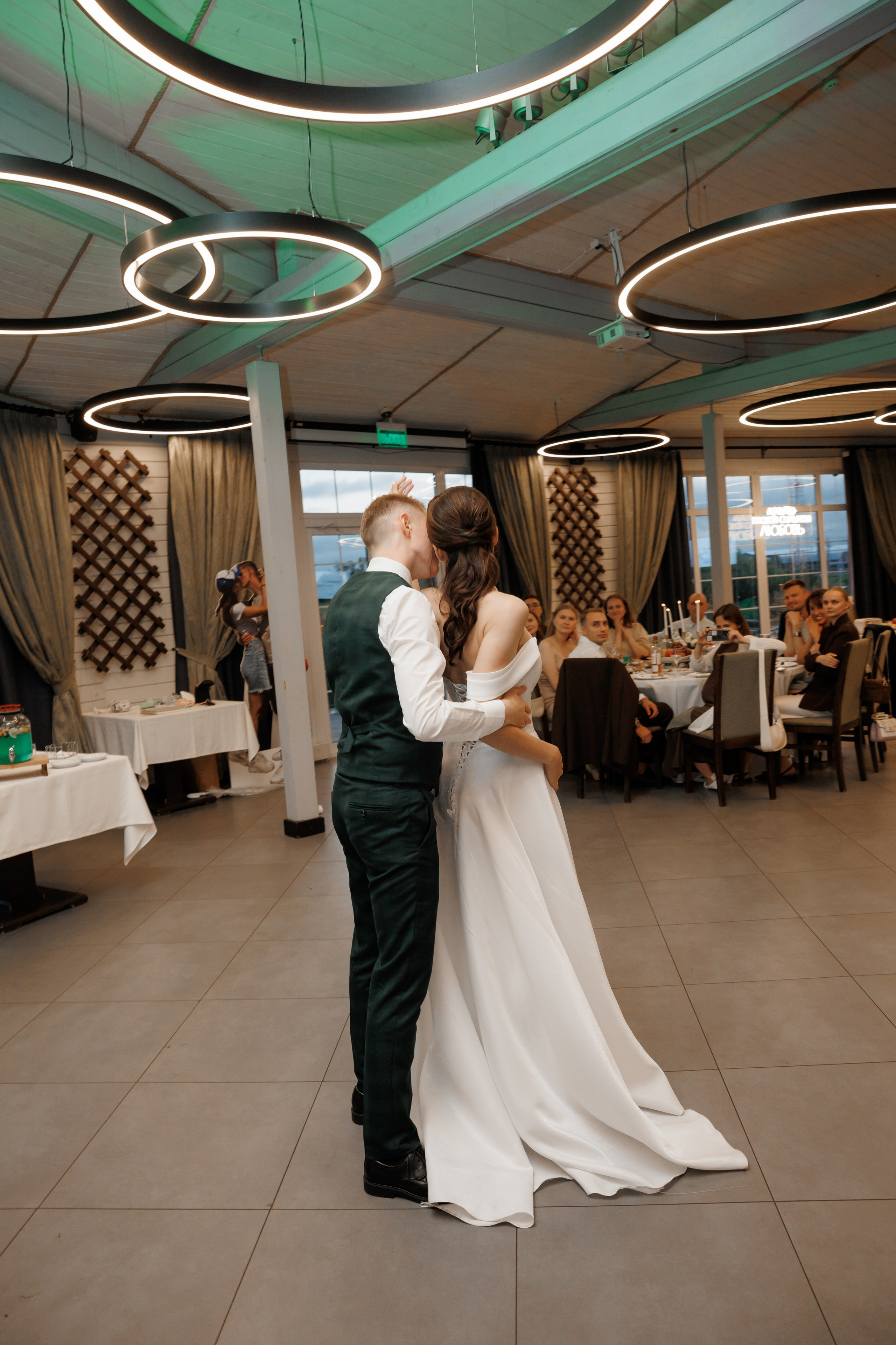 Регистрация в отеле Fish Point, ЗАГС Бутово, прогулка в Остафьево. Свадебный и репортажный фотограф (Москва, Королев и другие)