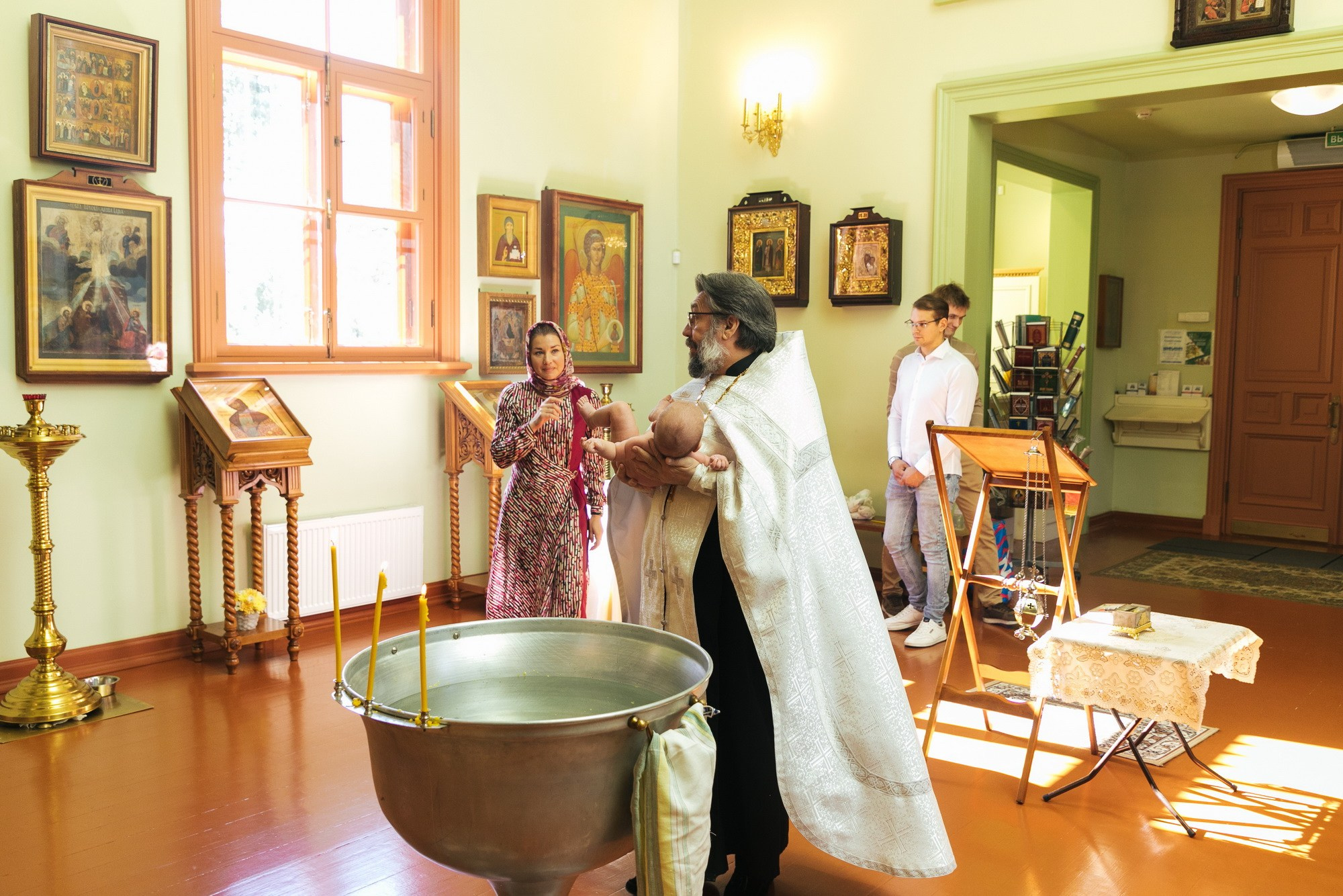 Крещение Церковь Святого Апостола Петра в Лахте СПб. Фотограф на крещение в Санкт Петербурге