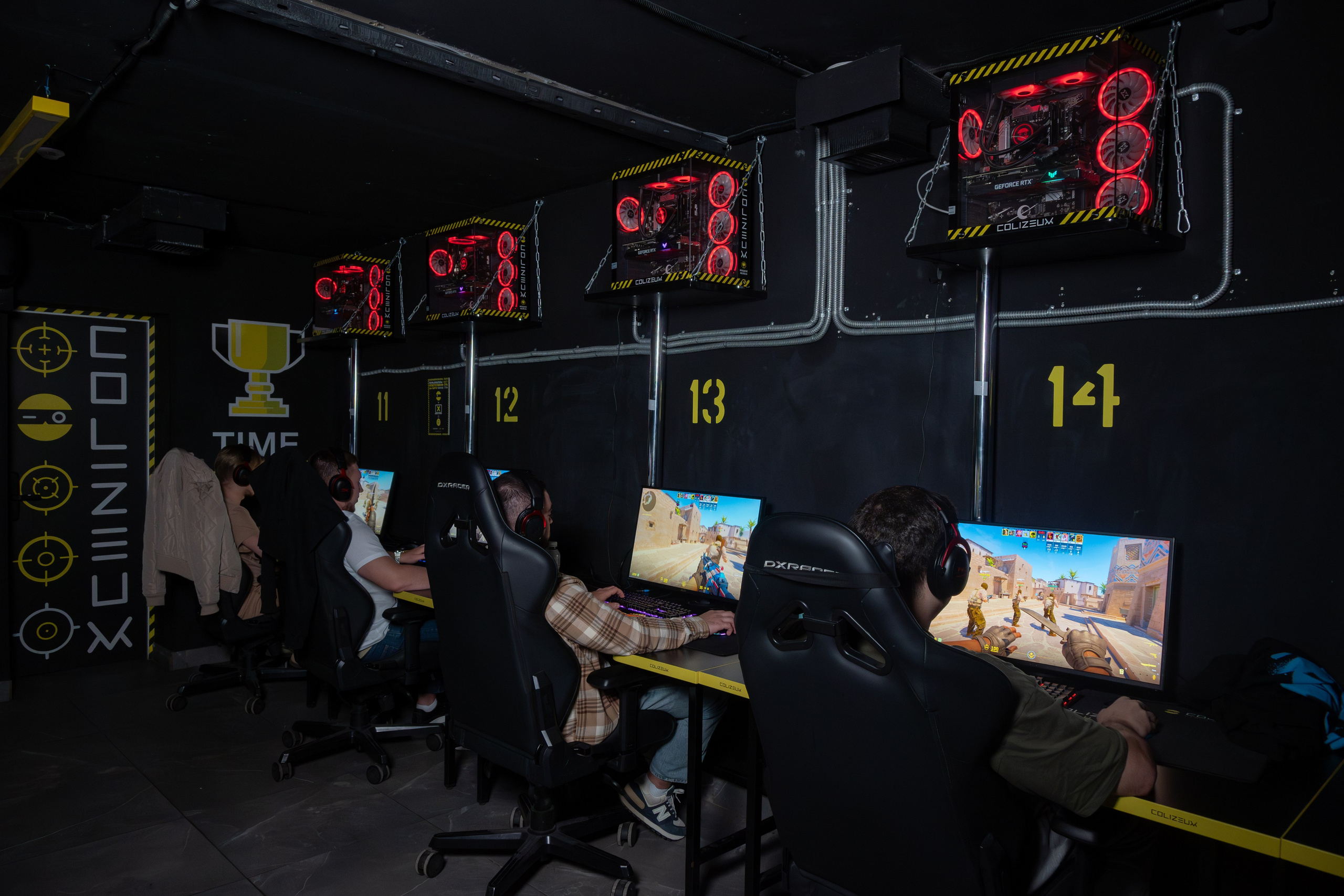 Репортаж в киберспортивном клубе Kolizeum. Фотограф мероприятий в Москве