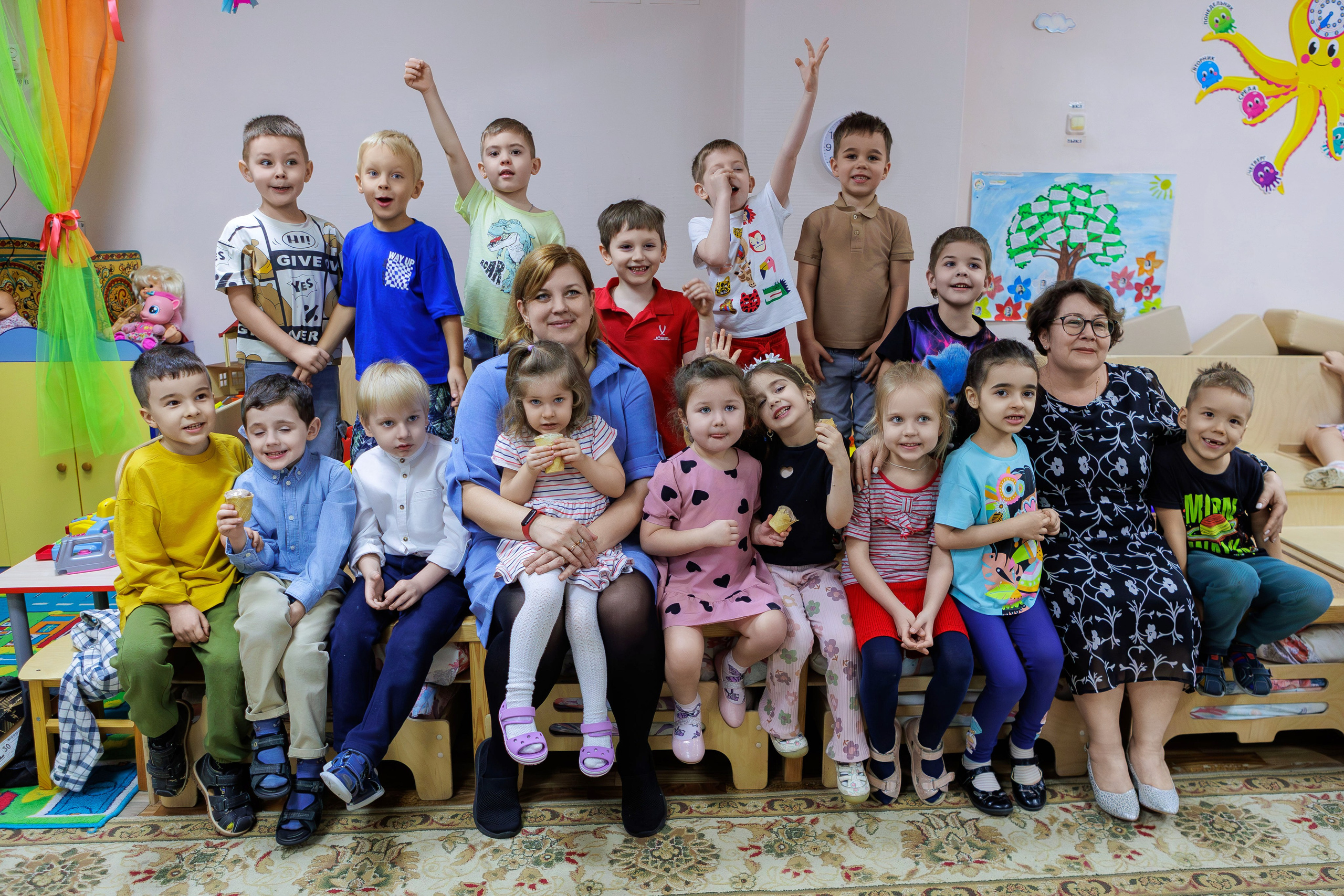 МК к 8 марта. Выпускные альбомы и школьный фотограф в Подольске, Троицке, Щербинке, Москве и Московской области