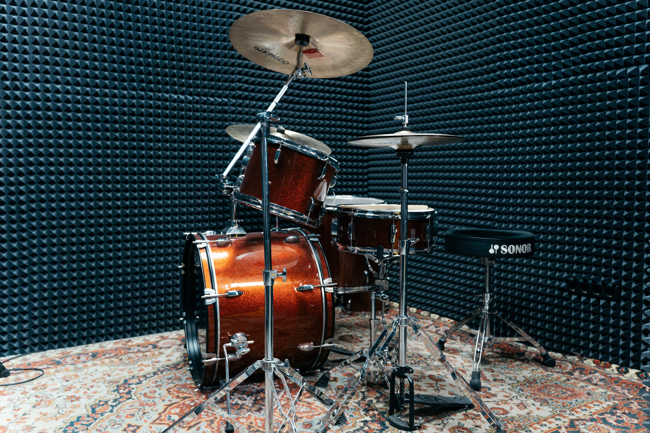 Hi Music. Я занимаюсь событийной, свадебной, товарной, студийной… фотографией