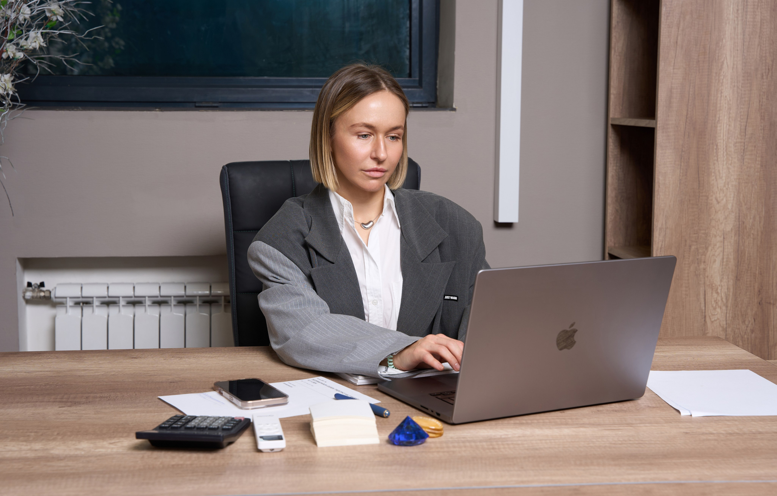 Офисная фотосъемка в Москве – Деловые портреты и командные фото | AkselPhoto. Фотограф в Москве (ЮВАО ВАО СВАО)