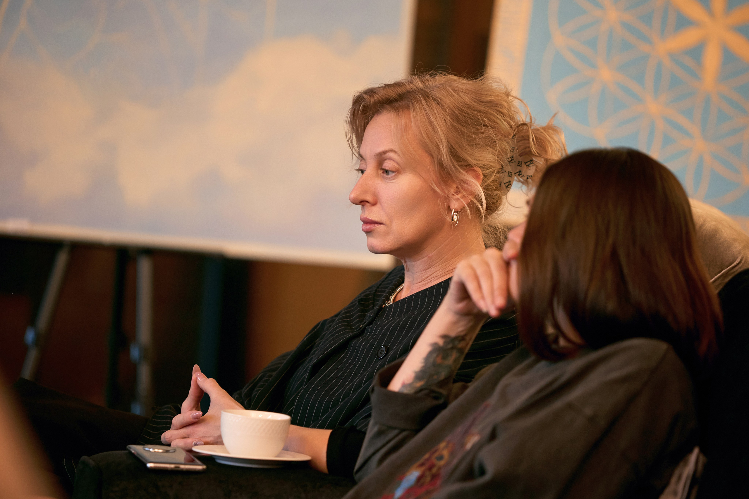 Встреча художников в небольшом загородном доме на Красной поляне. RetroChic Фото