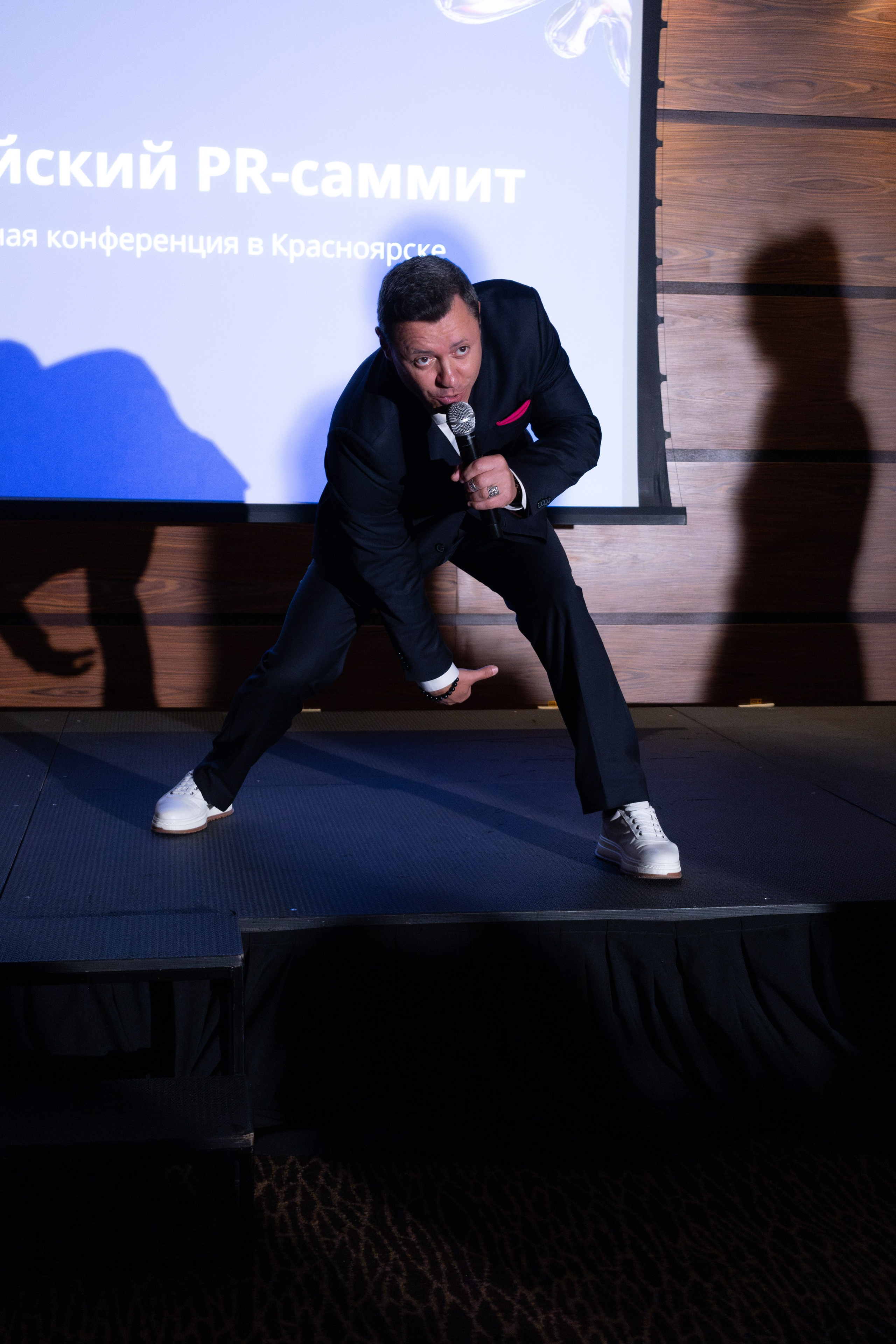 Всероссийский PR-SAMMIT. Фотограф Красноярск съемки лавстори, фотосессия в студии, портретная съемка, творческие фотосессии