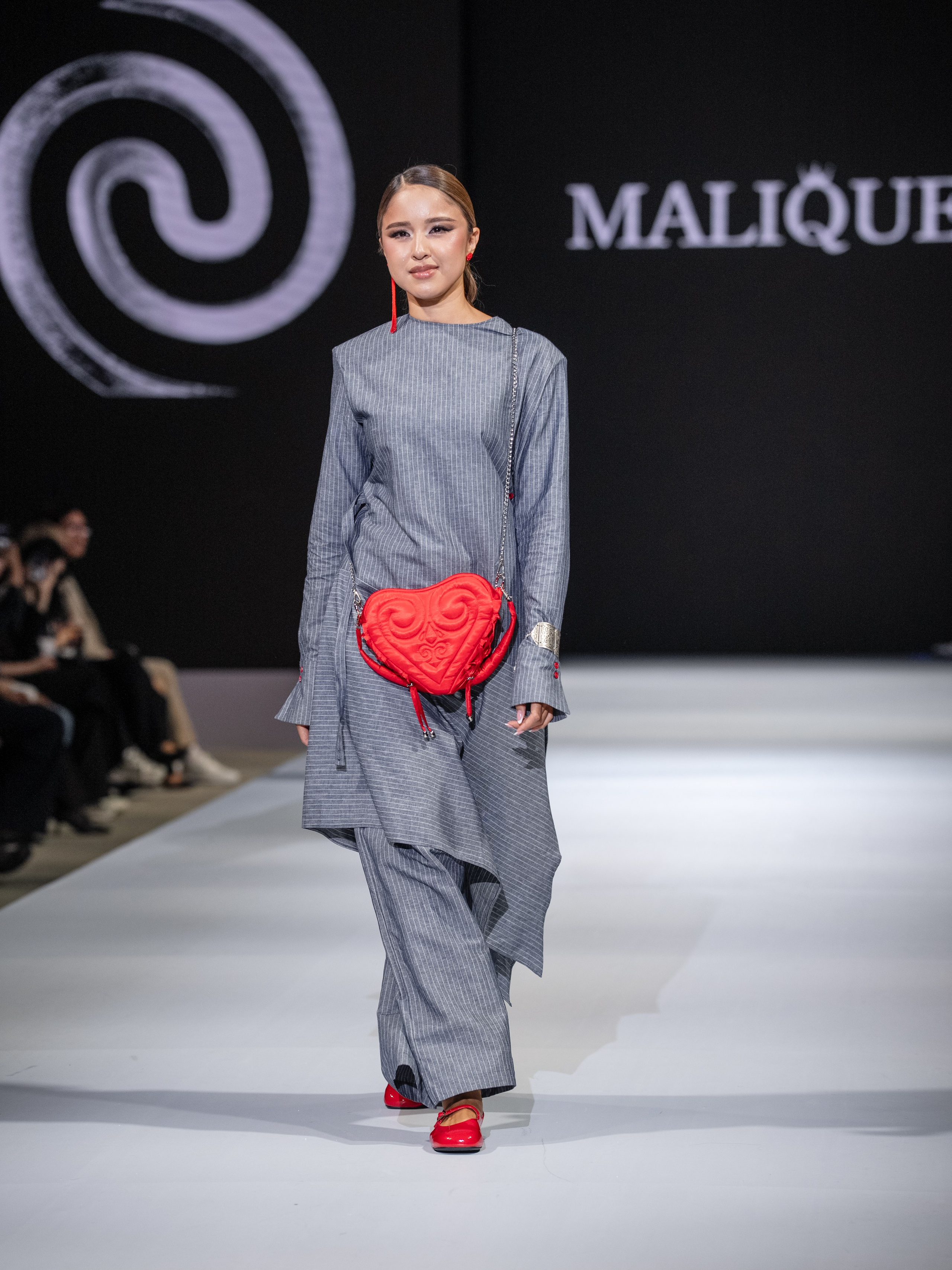 EURASIAN FASHION WEEK Malique. Сайт Алматинского НЮ АРТ, будуар и фэшн фотографа Дениса Карпенко