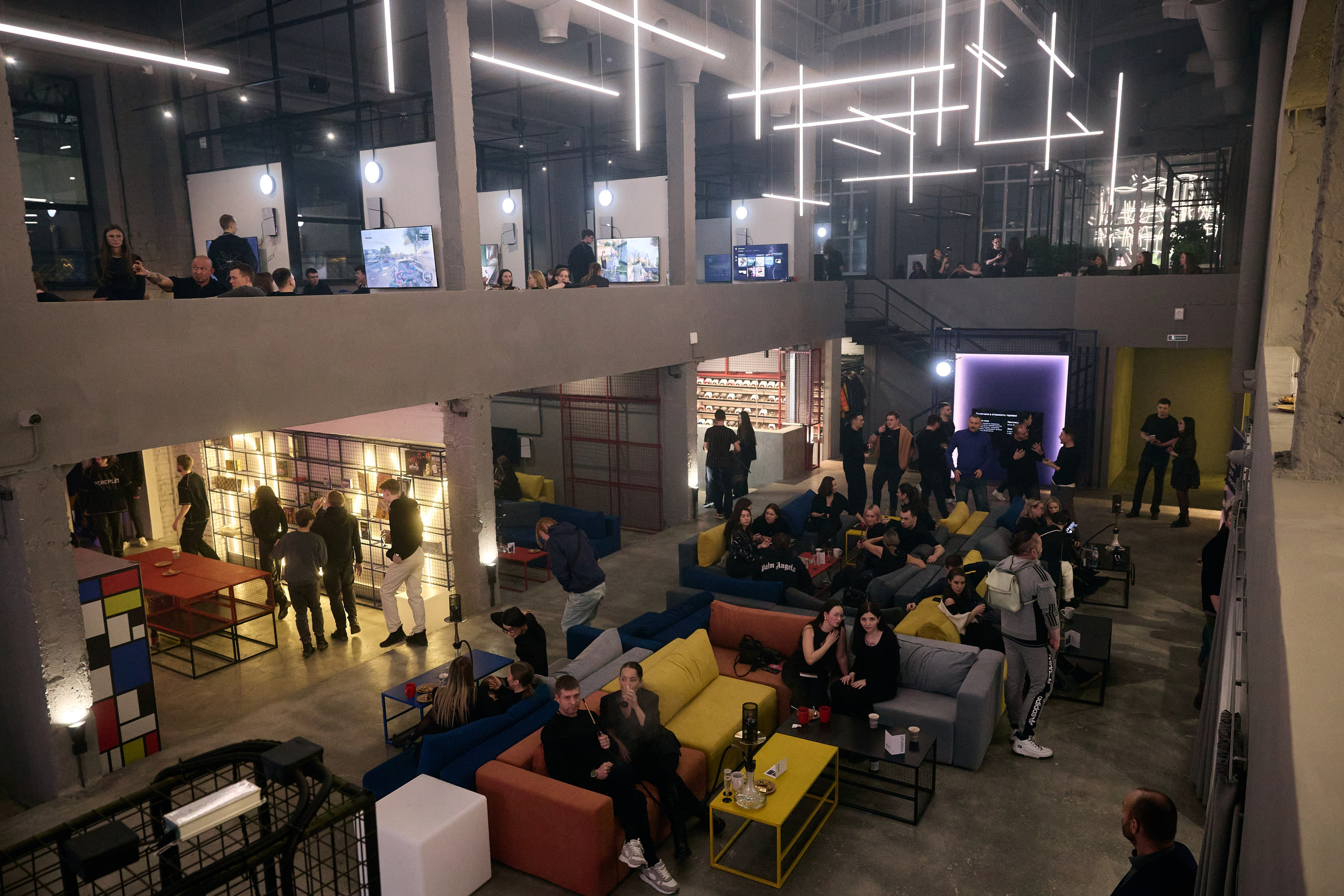 Открытие лаунж-кафе Pereplёt. 18+. Предметный и репортажный фотограф Алексей Кротов