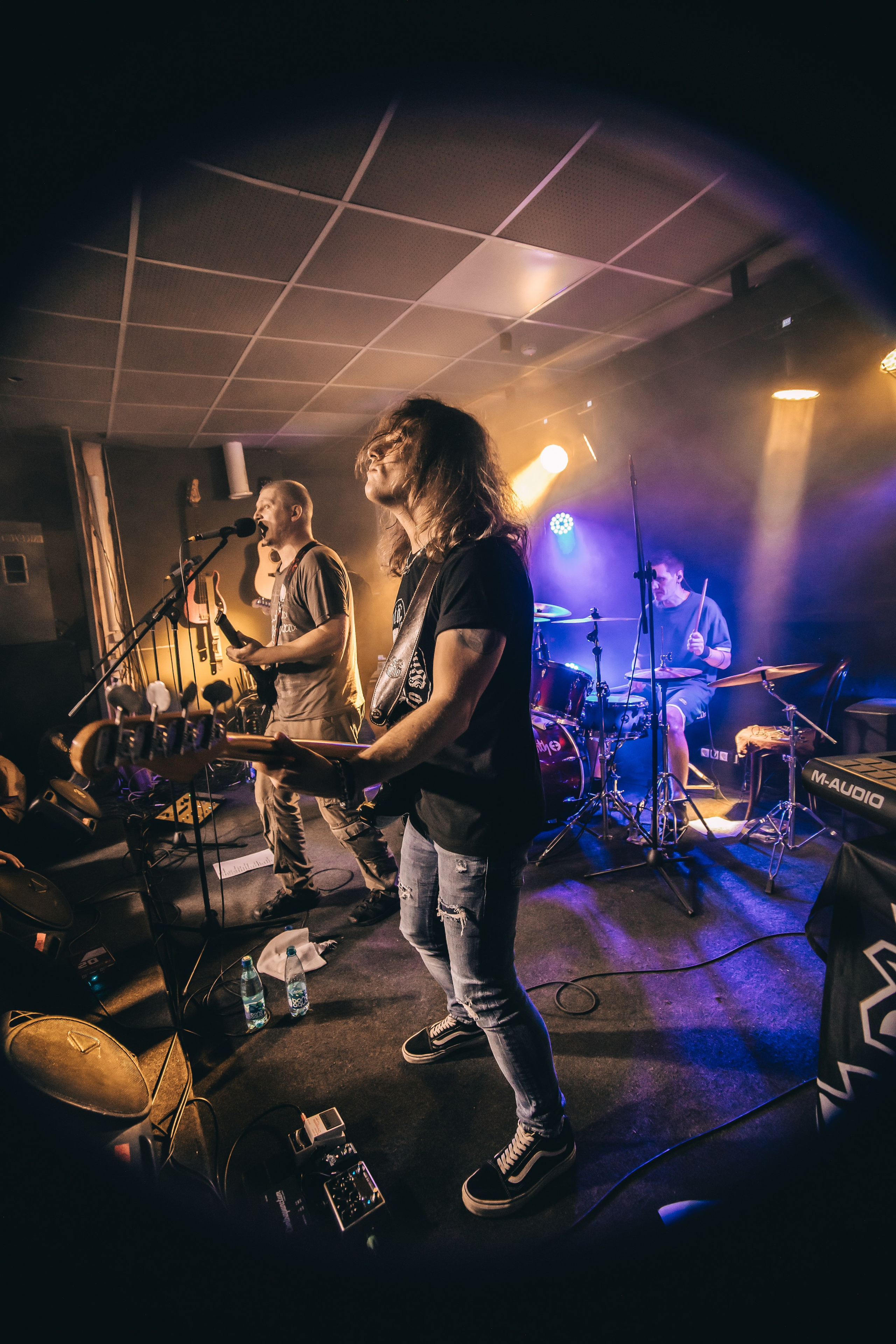 Потомучто. Красноярск, 28.02.2025, бар 64/6. Фотограф Регина Крикунова г. Красноярск