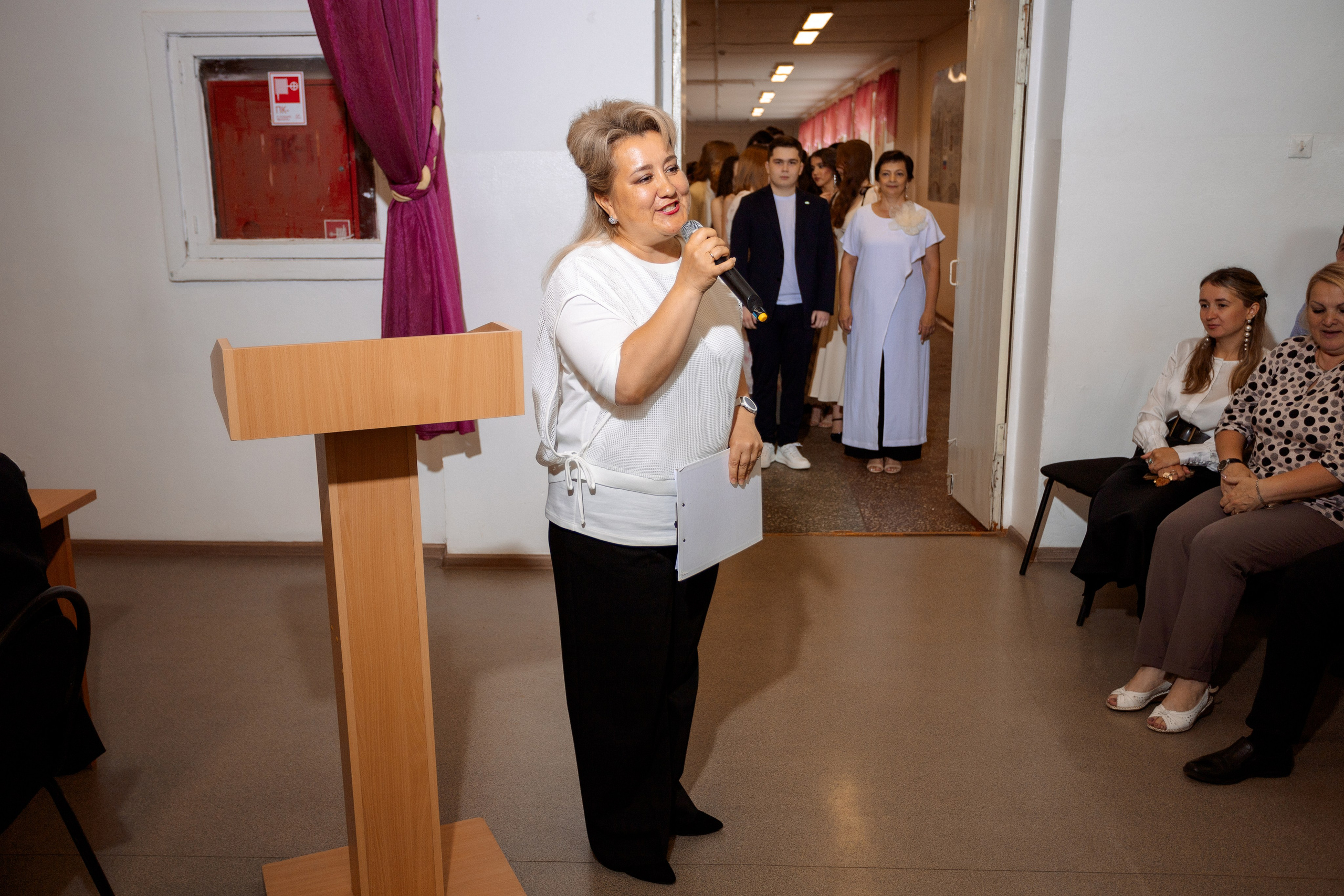 ВРУЧЕНИЕ АТТЕСТАТОВ: Пример. Все фото. Профессиональный фотограф в Ижевске Леша Петров