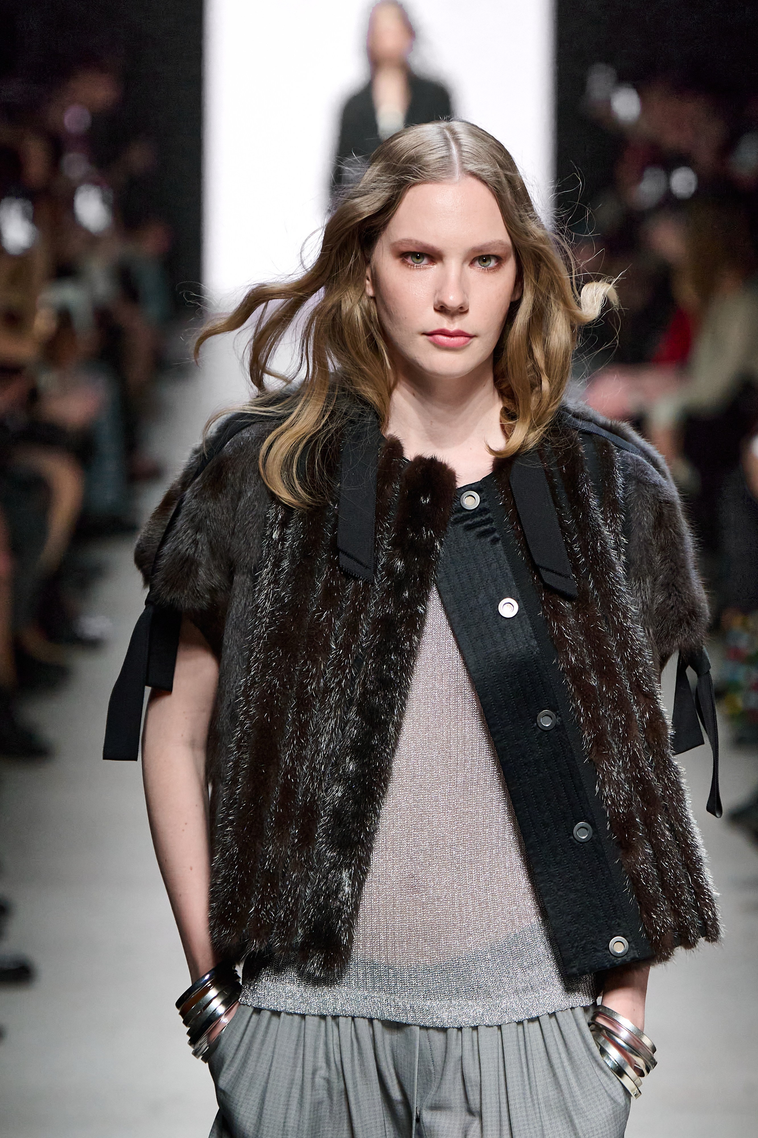 Efremov. Московская неделя моды. 2025. Дима Бабушкин. Фотограф. Подиум. Репортаж. Творчество. Дорого