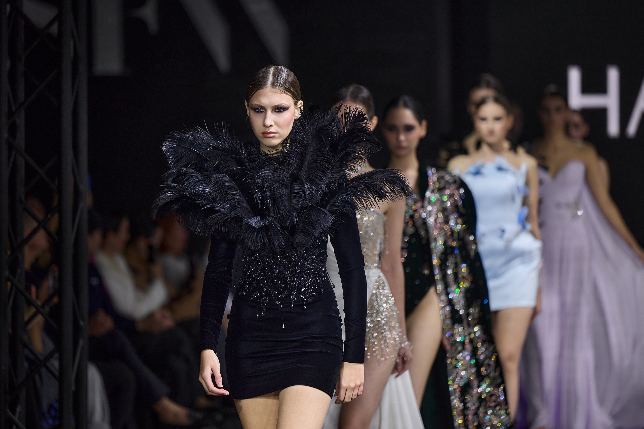 Grach Haute Couture на Sochi Fashion Week 2025, 5 ноября 2025. Дима Бабушкин. Фотограф. Подиум. Репортаж. Творчество. Дорого