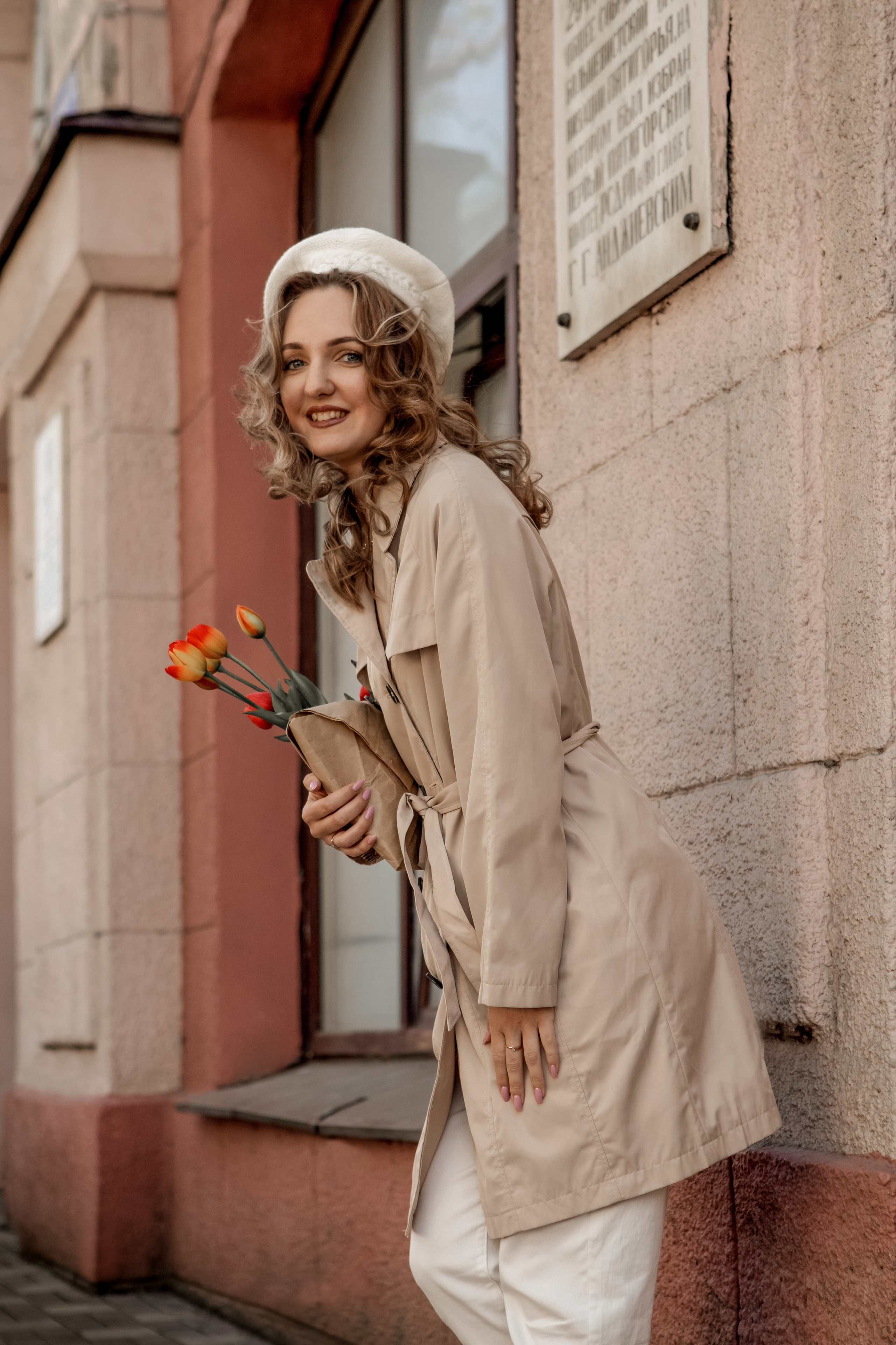 Женская городская фотосессия в образе француженки. Фотограф Ставрополь Пятигорск Елизавета Дарина