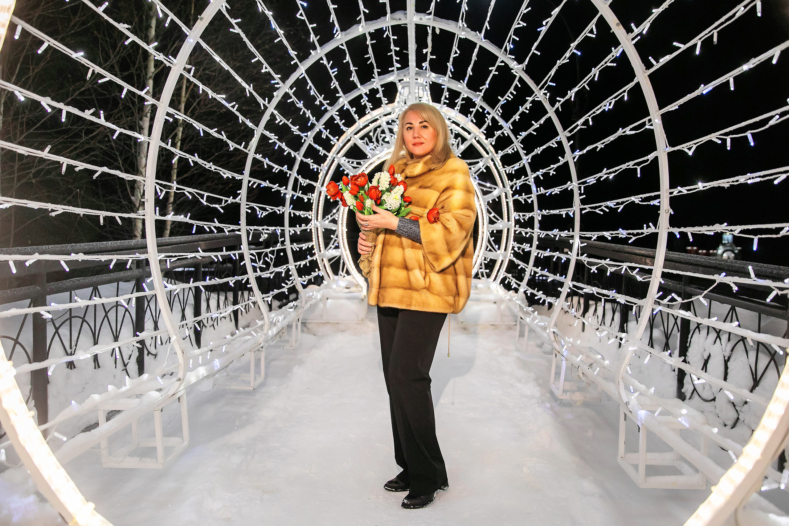 Вечер среди огней. Фотограф Елена Вишневская (Ушакова) Нефтеюганск, Сургут, Тюмень