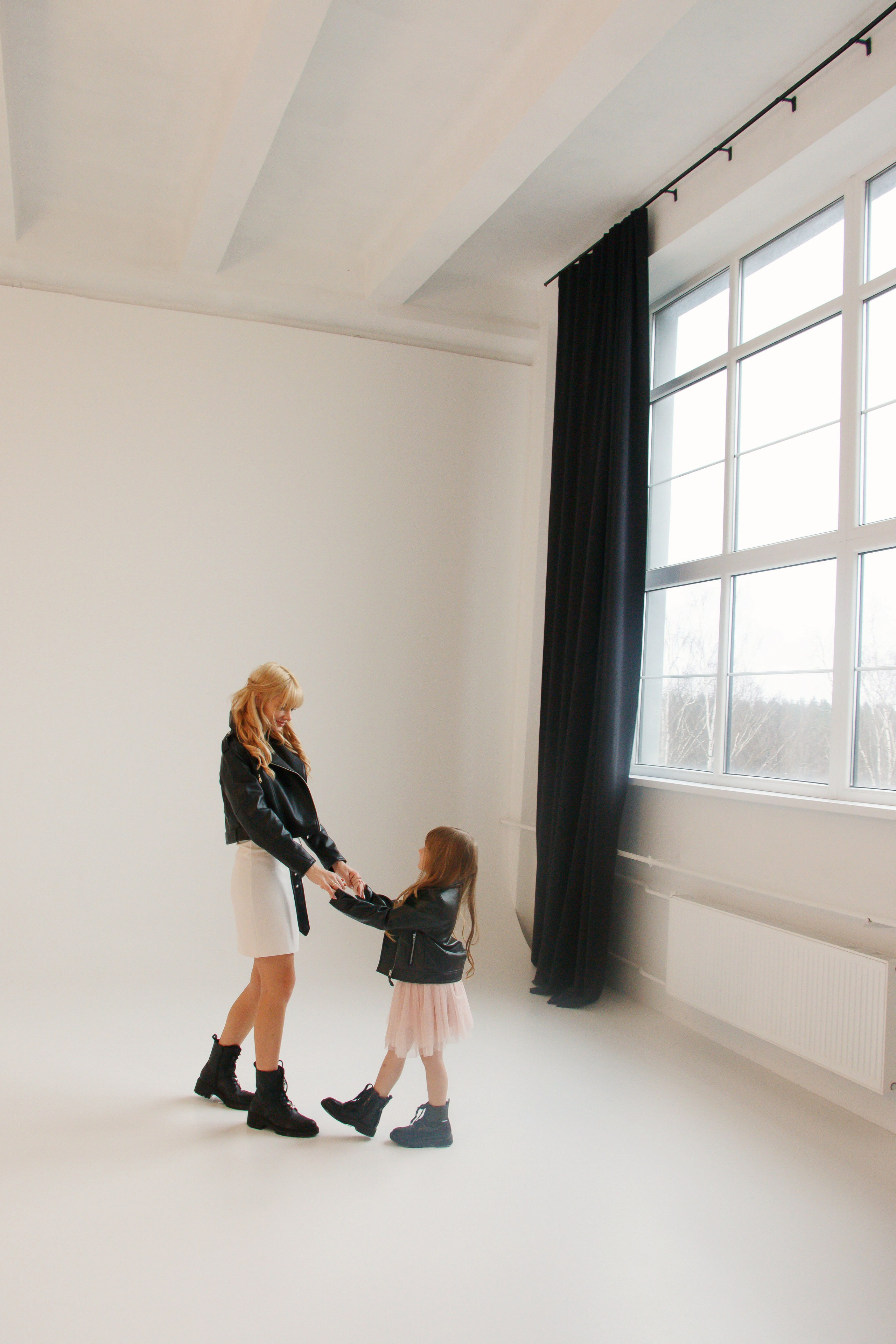 EVIJA&MILANA. Бережно сохраняю ваши чувства и истории на своих фотографиях