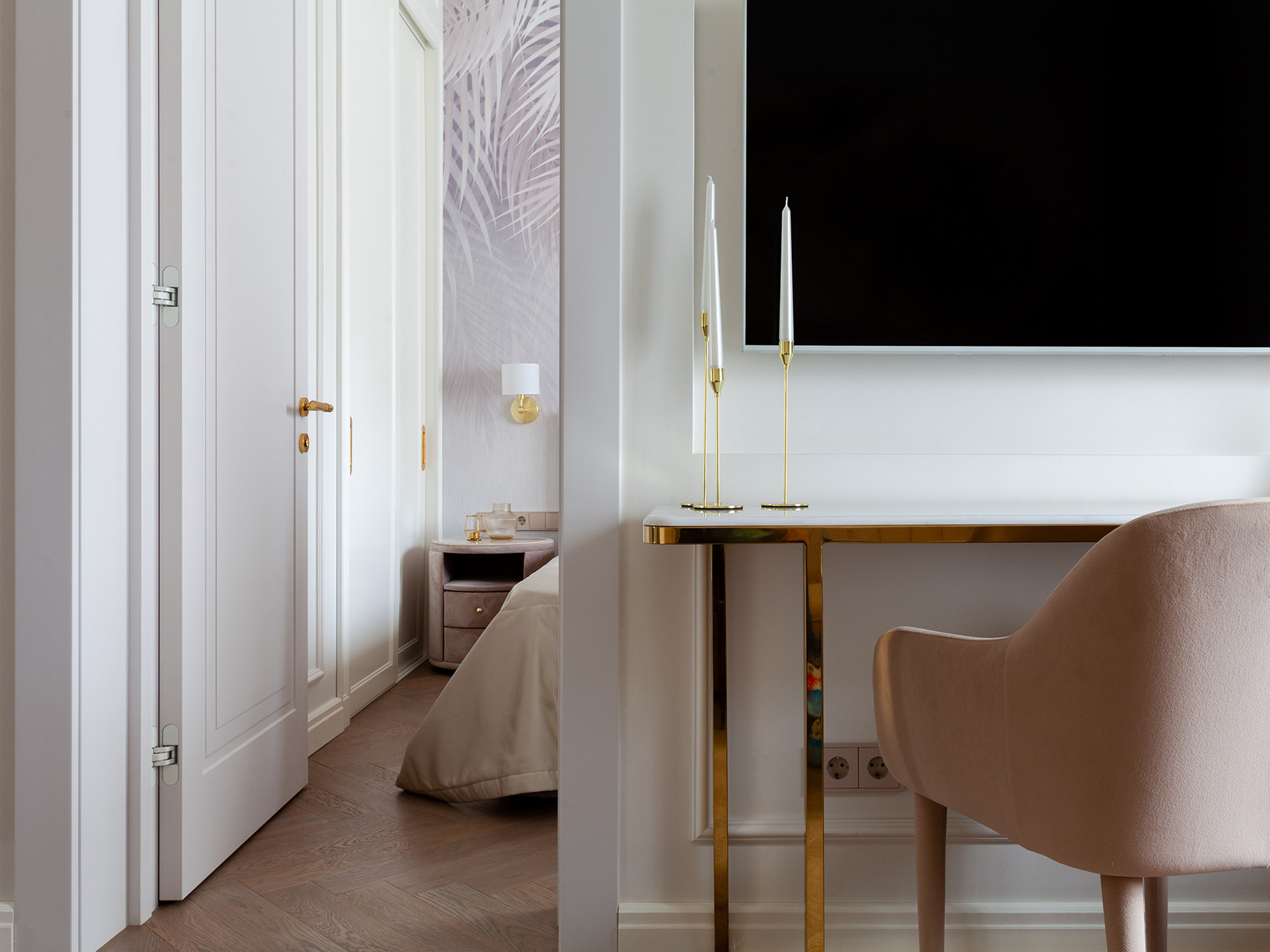 Интерьерная фотосъемка двухкомнатного апартамента в Сочи. Интерьерный фотограф Москва