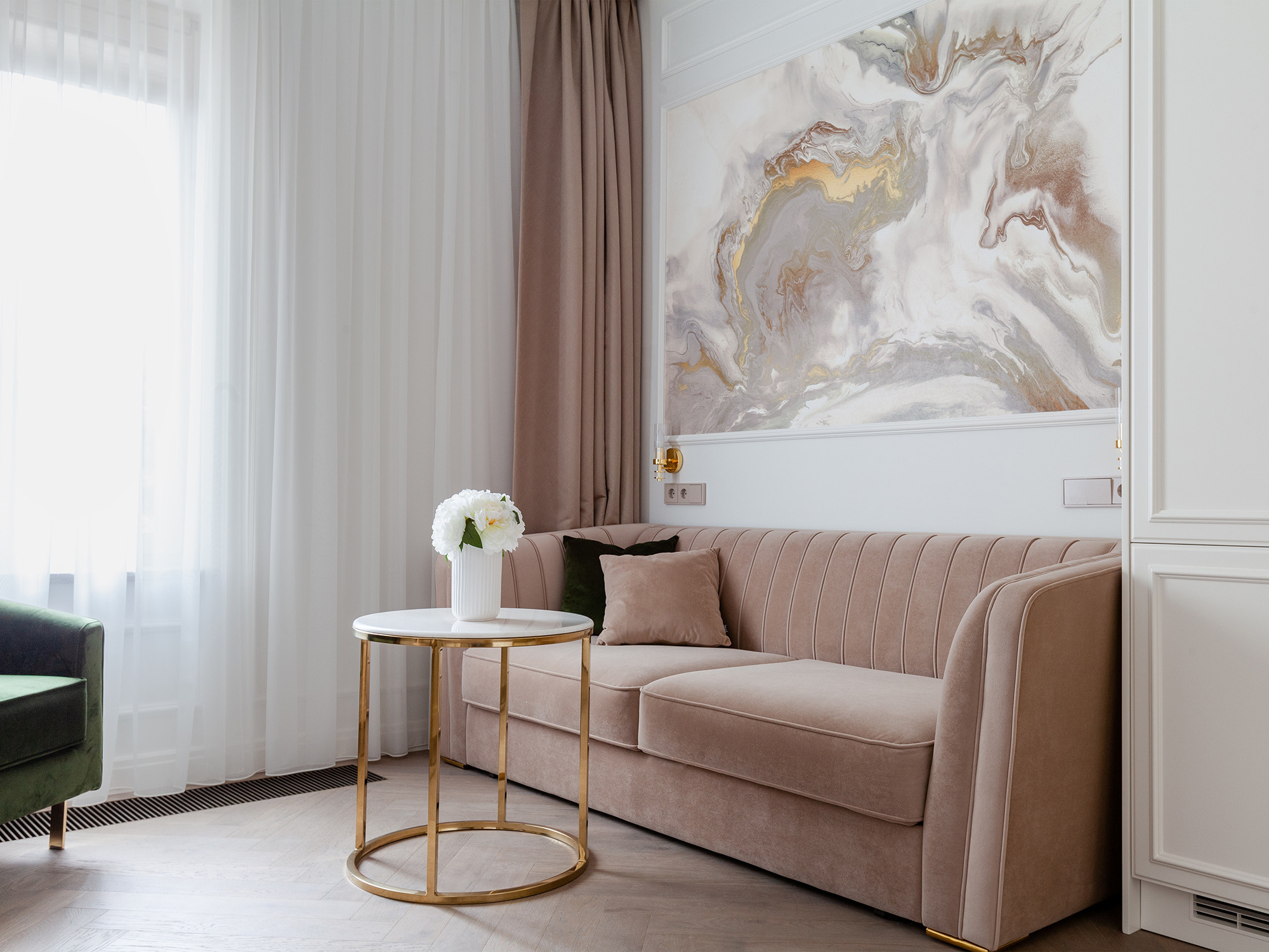 Интерьерная фотосъемка двухкомнатного апартамента в Сочи. Интерьерный фотограф Москва