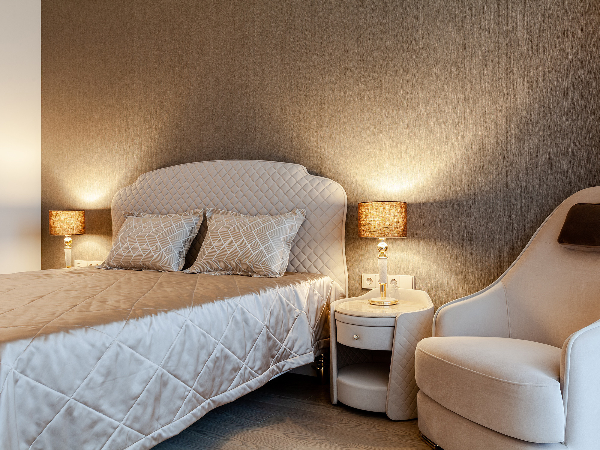 Интерьерная фотосъемка трёхкомнатных апартаментов в Сочи. Интерьерный фотограф Москва