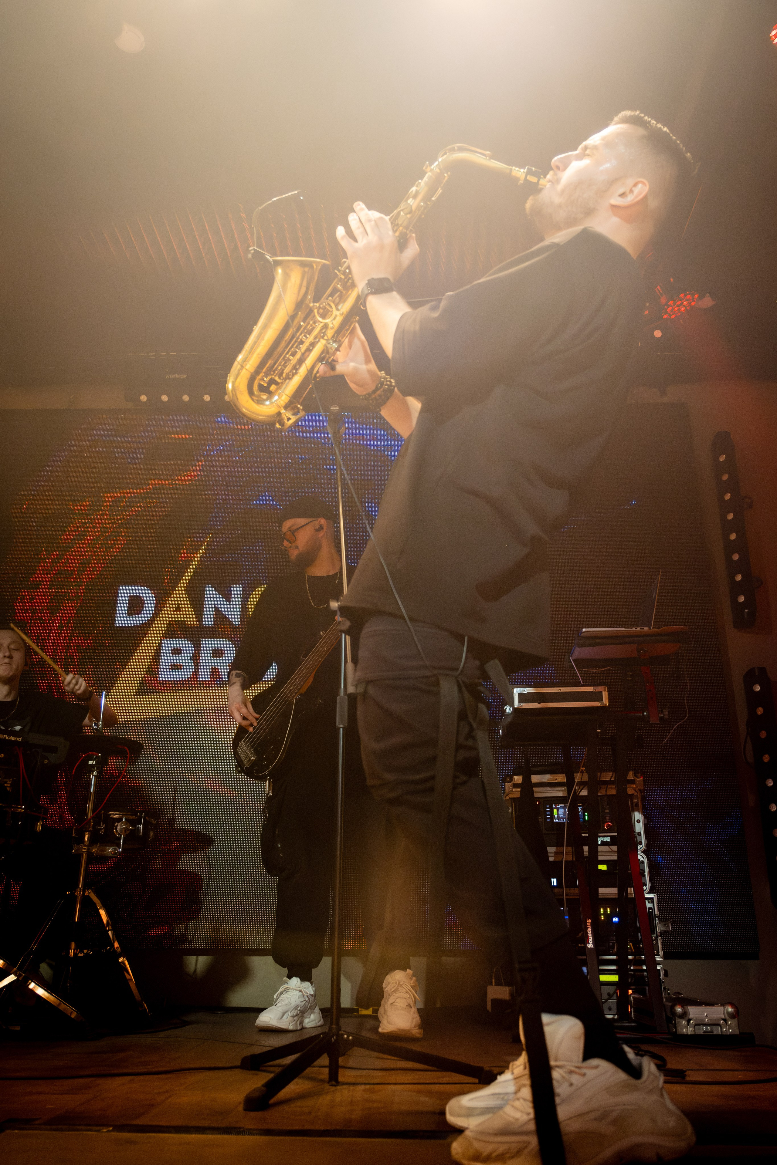 Концерт. Фотограф и видеограф в Тюмени Анна Жагорина, ваши фото еще не отдавали так быстро!