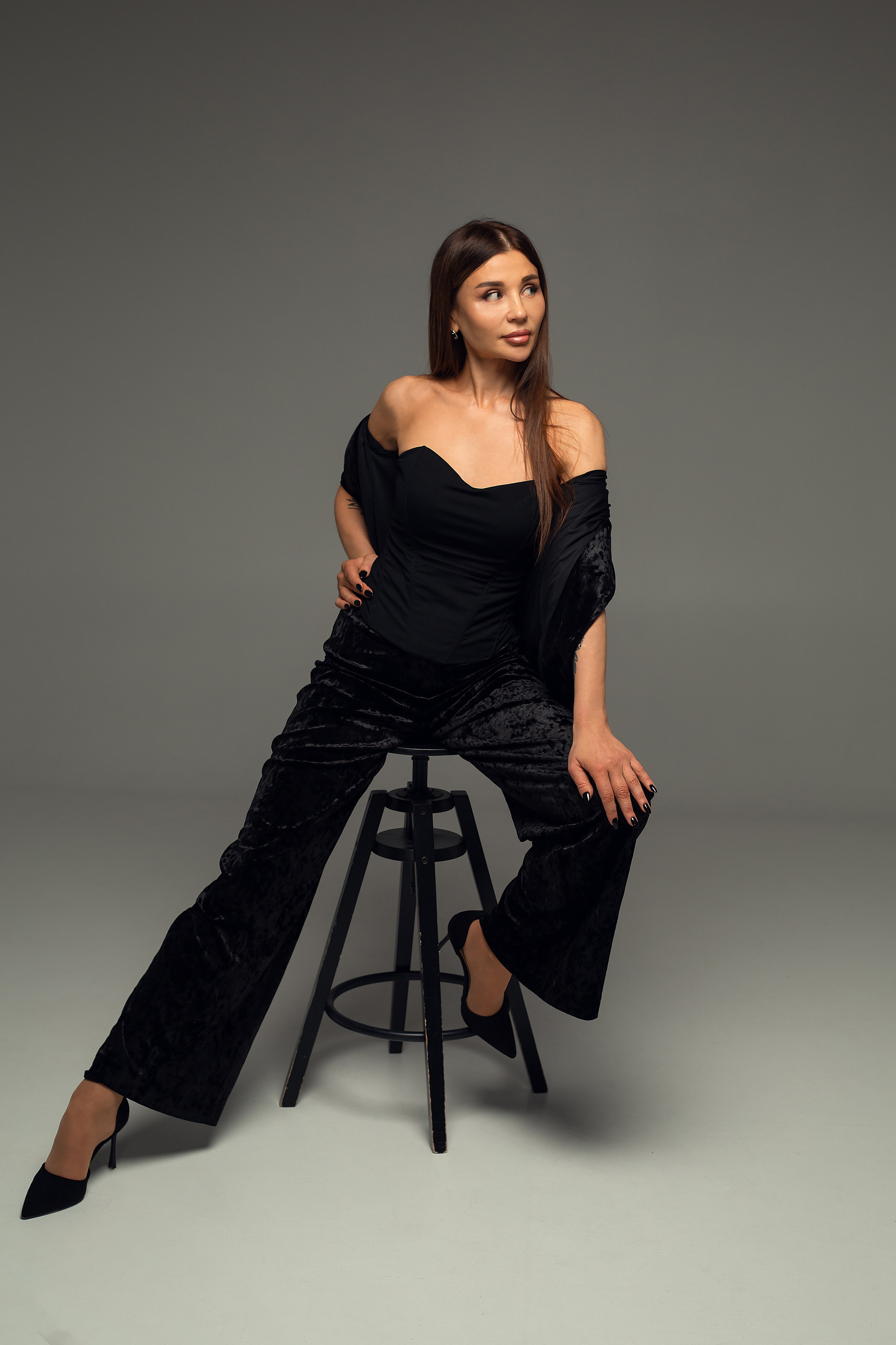 Контент съемка для стилиста сложного моделирования бровей. Фотограф Мария Волкова