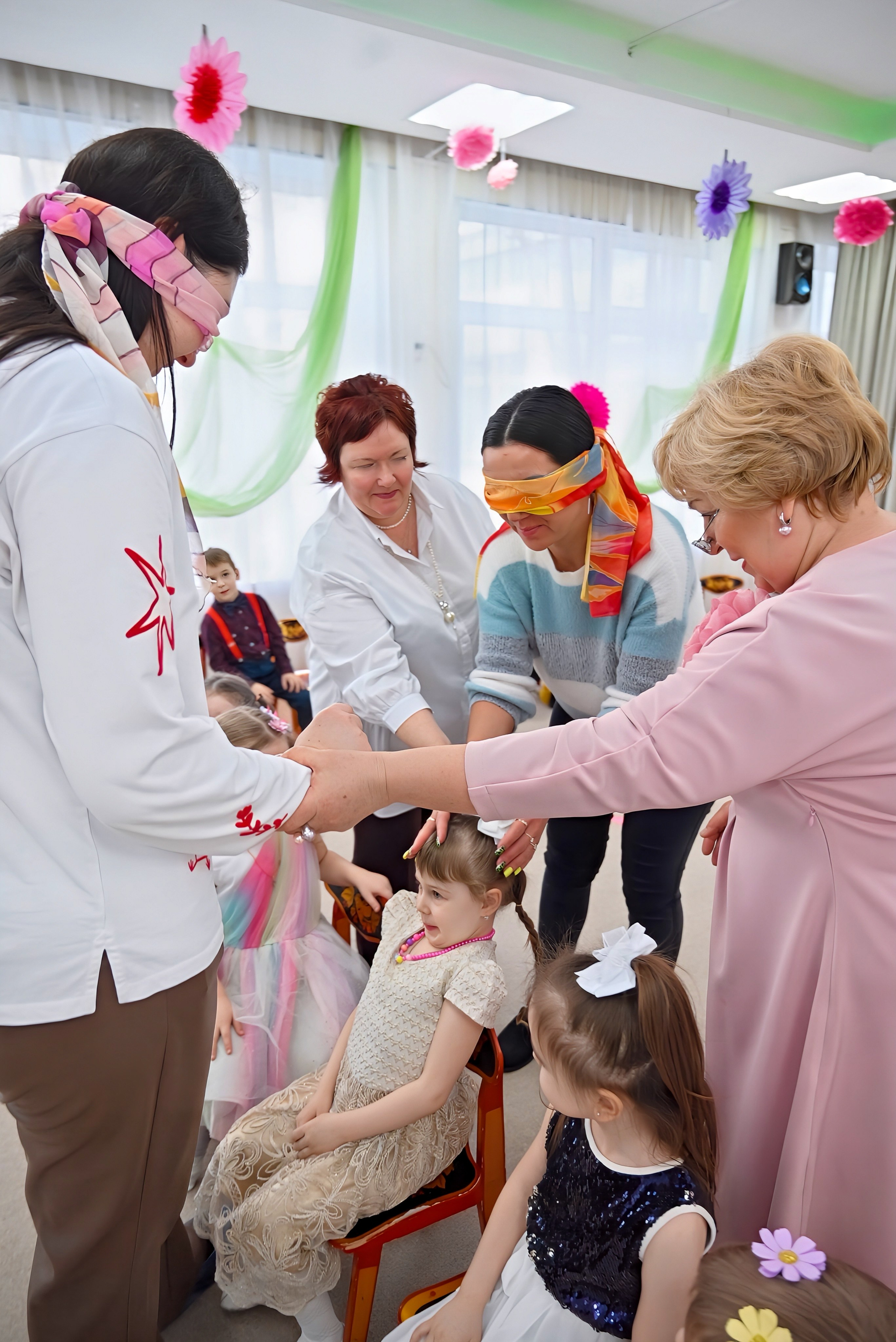 Праздник в группе «Дружная семейка». Семейный и детский фотограф Москва
