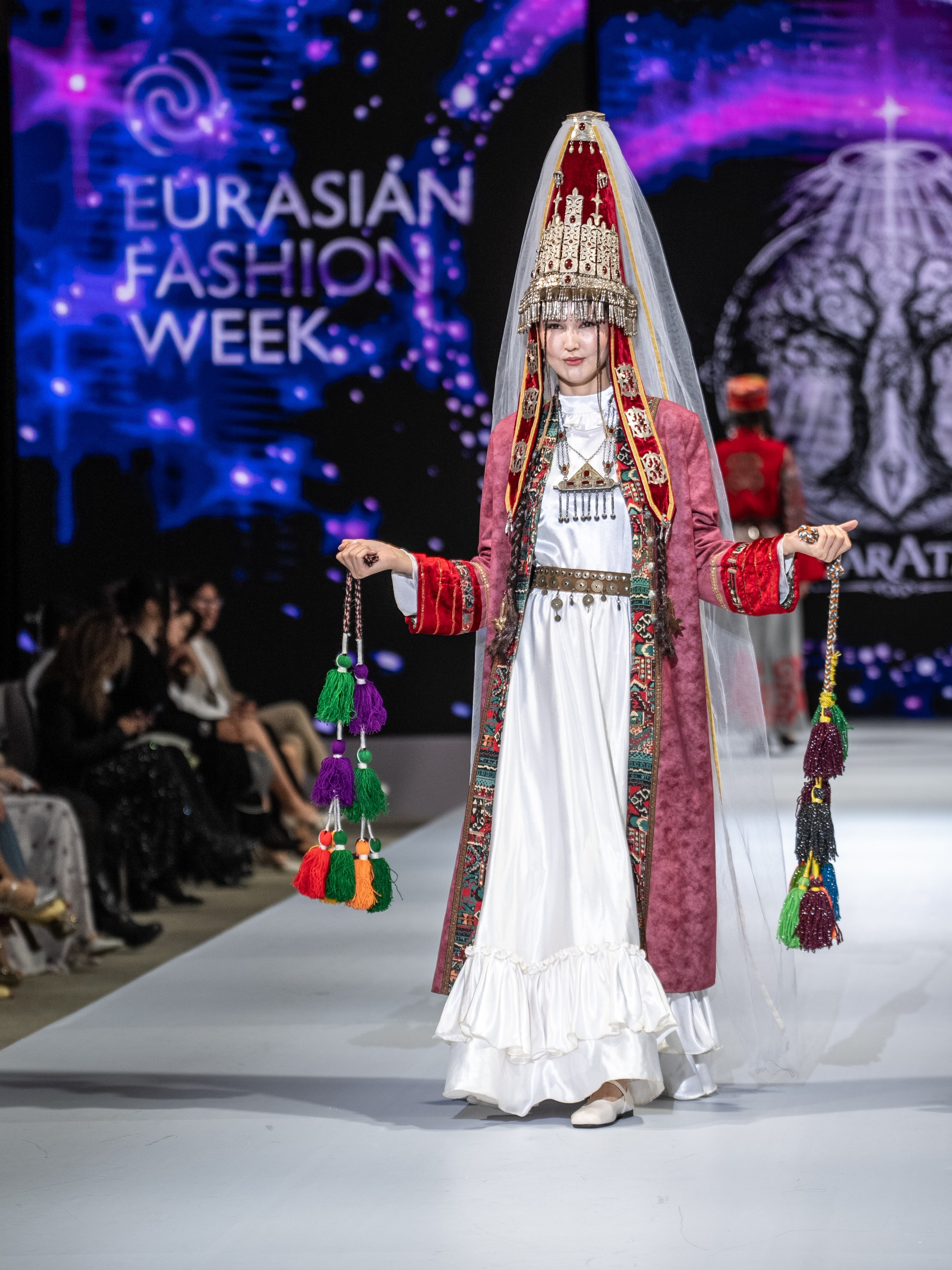 EURASIAN FASHION WEEK Lo Zarata. Сайт Алматинского НЮ АРТ, будуар и фэшн фотографа Дениса Карпенко