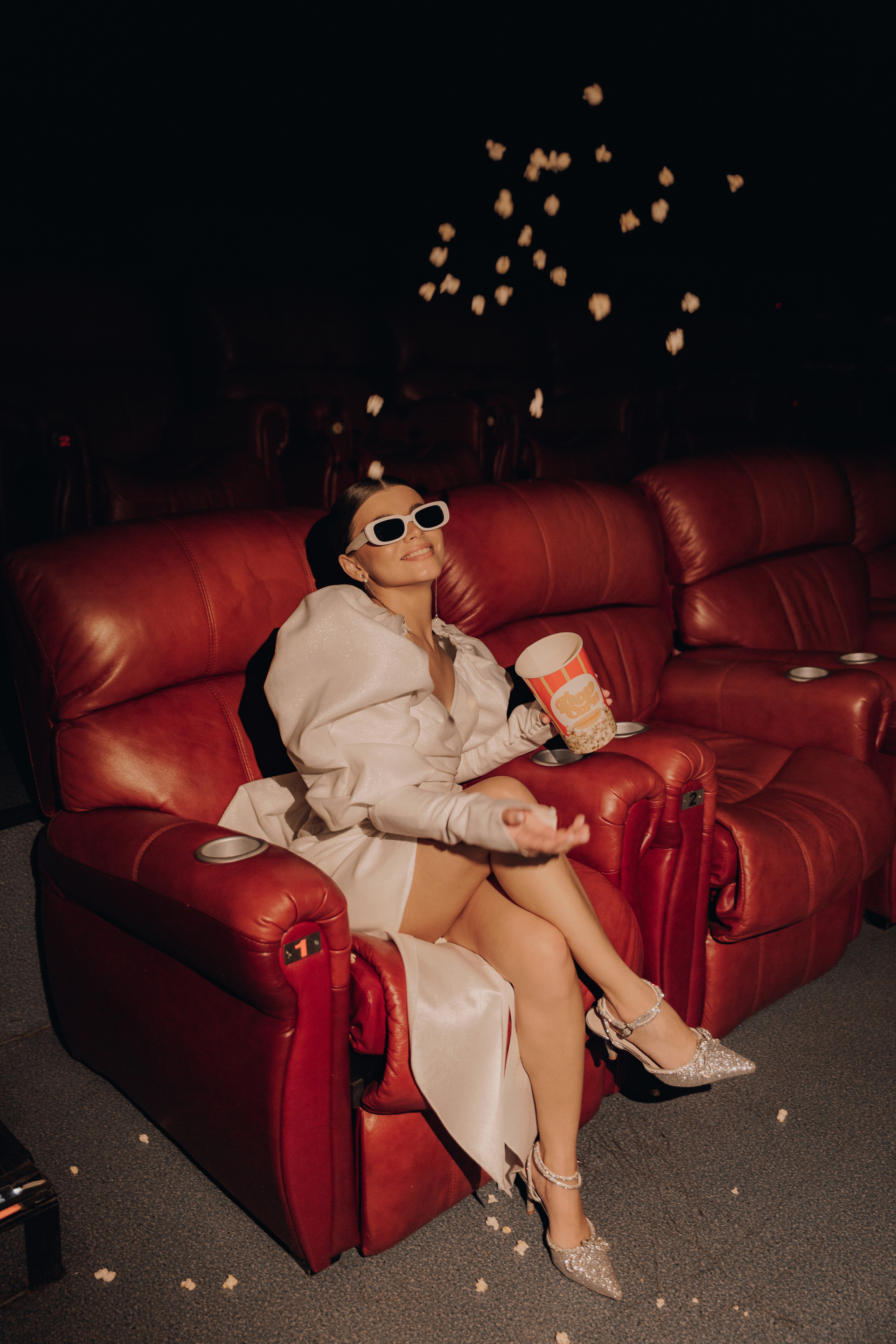 Свадебная фотосессия в кинотеатре. Фотограф в Нижнем Новгороде Нестерова Кристина