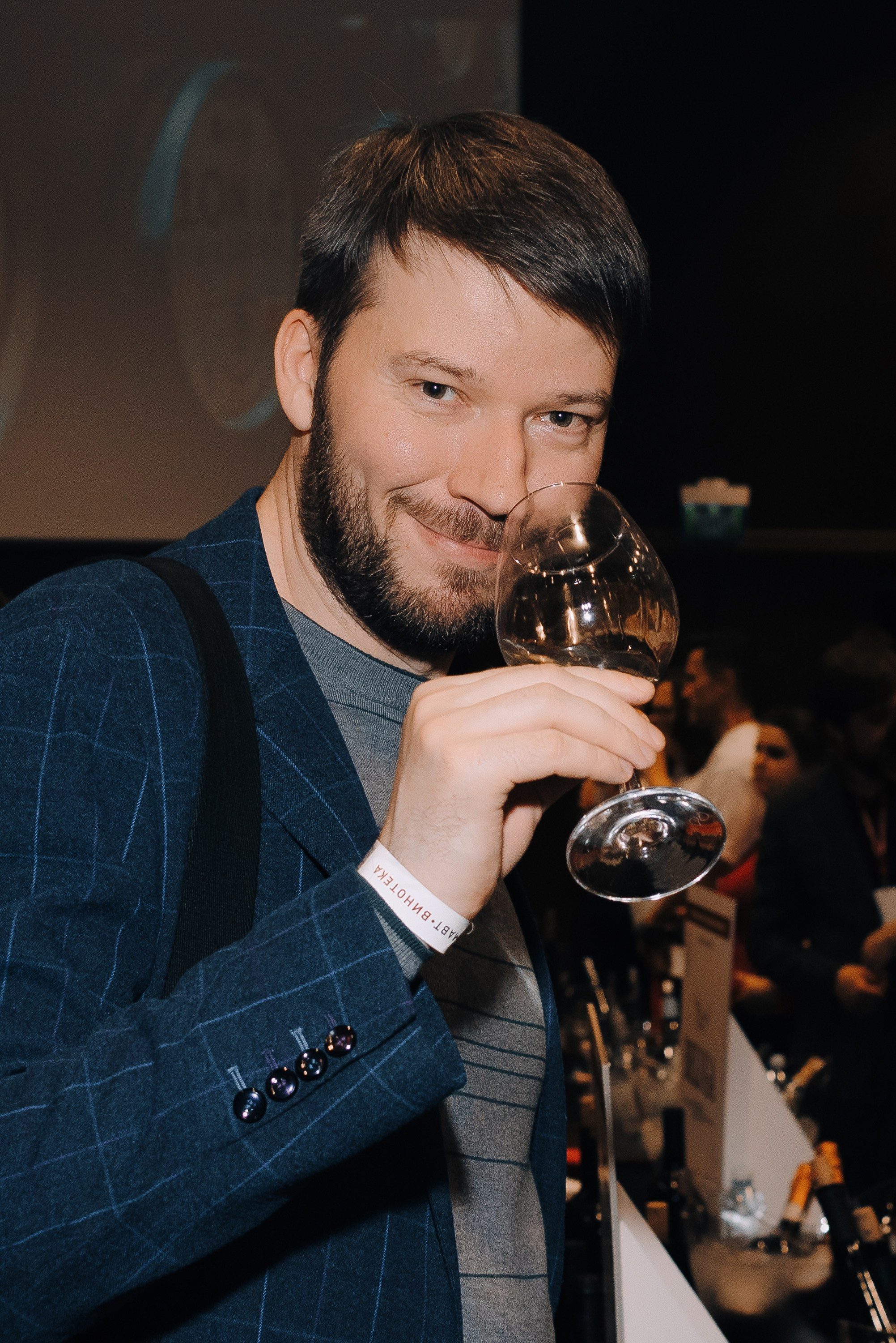 ФЕСТИВАЛЬ ВИНА И КРЕПКИХ НАПИТКОВ МАВТ-ВИНОТЕКА. Репортажный фотограф Зуев Роман г. Челябинск