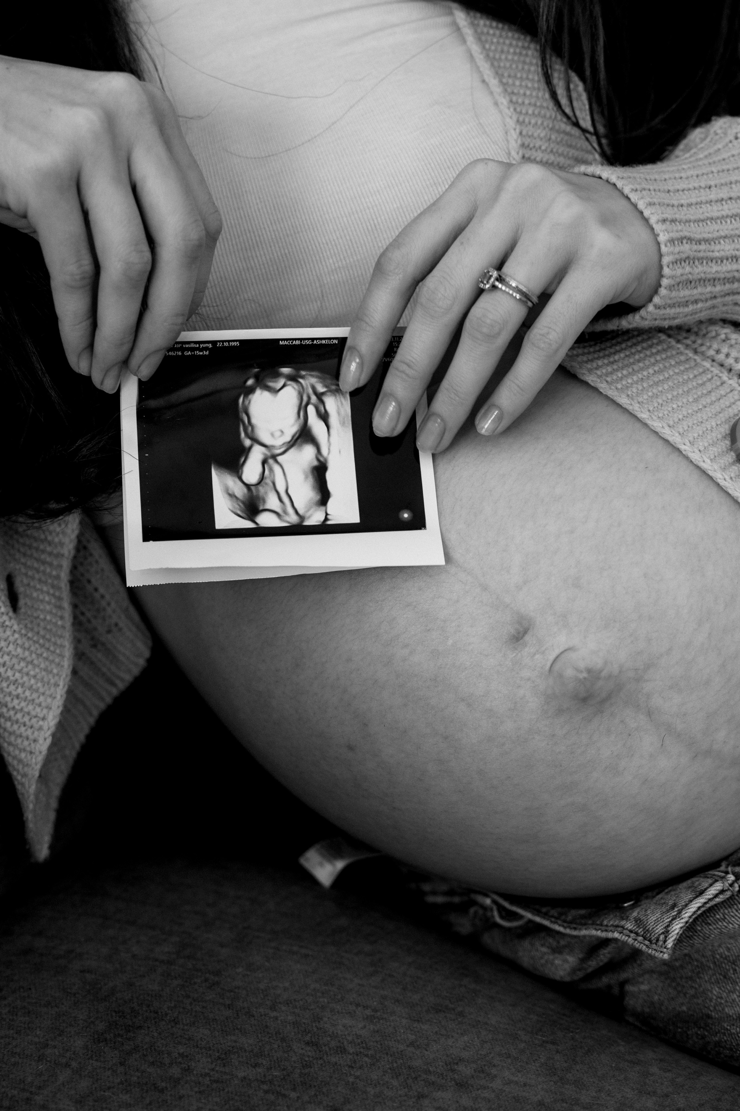 Pregnancy photoshoot (home/park/beach). Главная