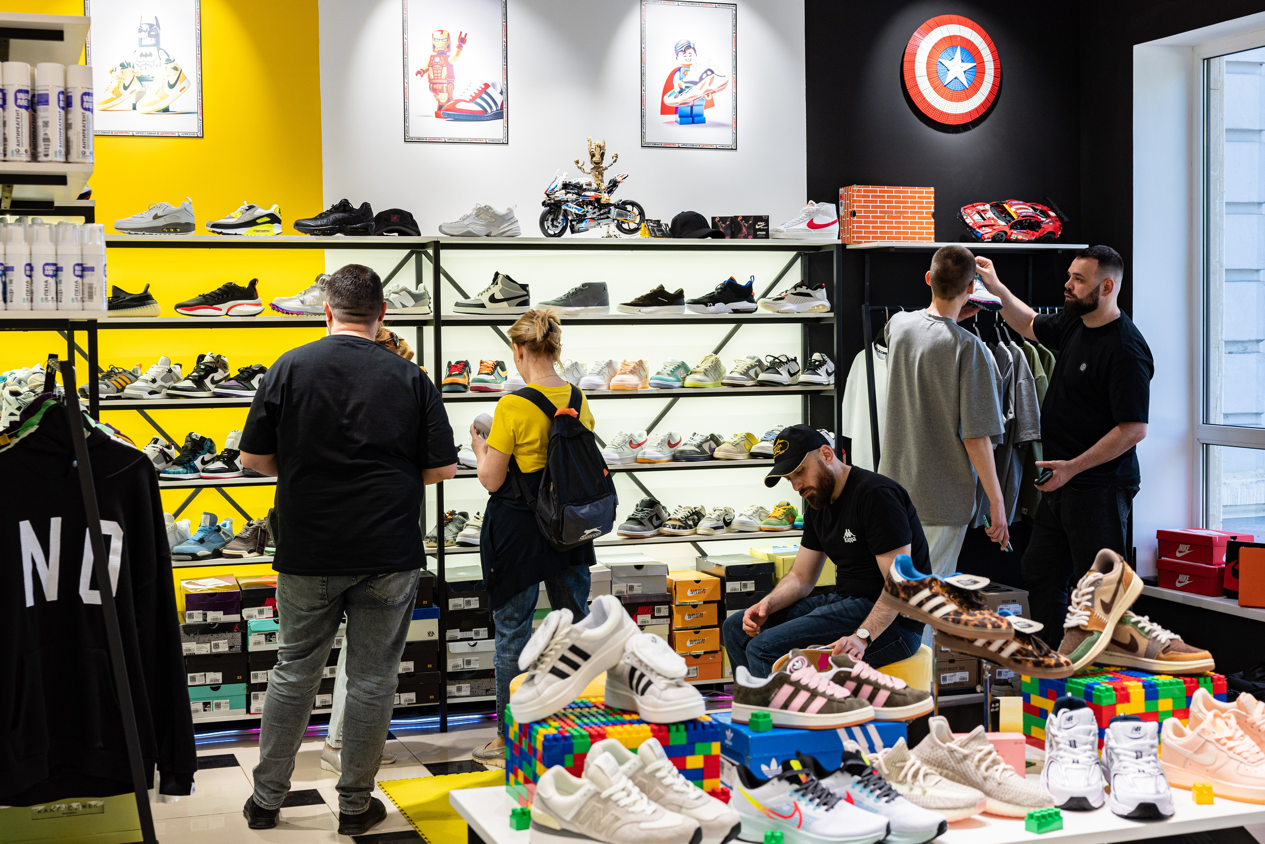 Магазин кроссовок. Предметный фотограф, фото для маркетплейсов Пятигорск, КМВ