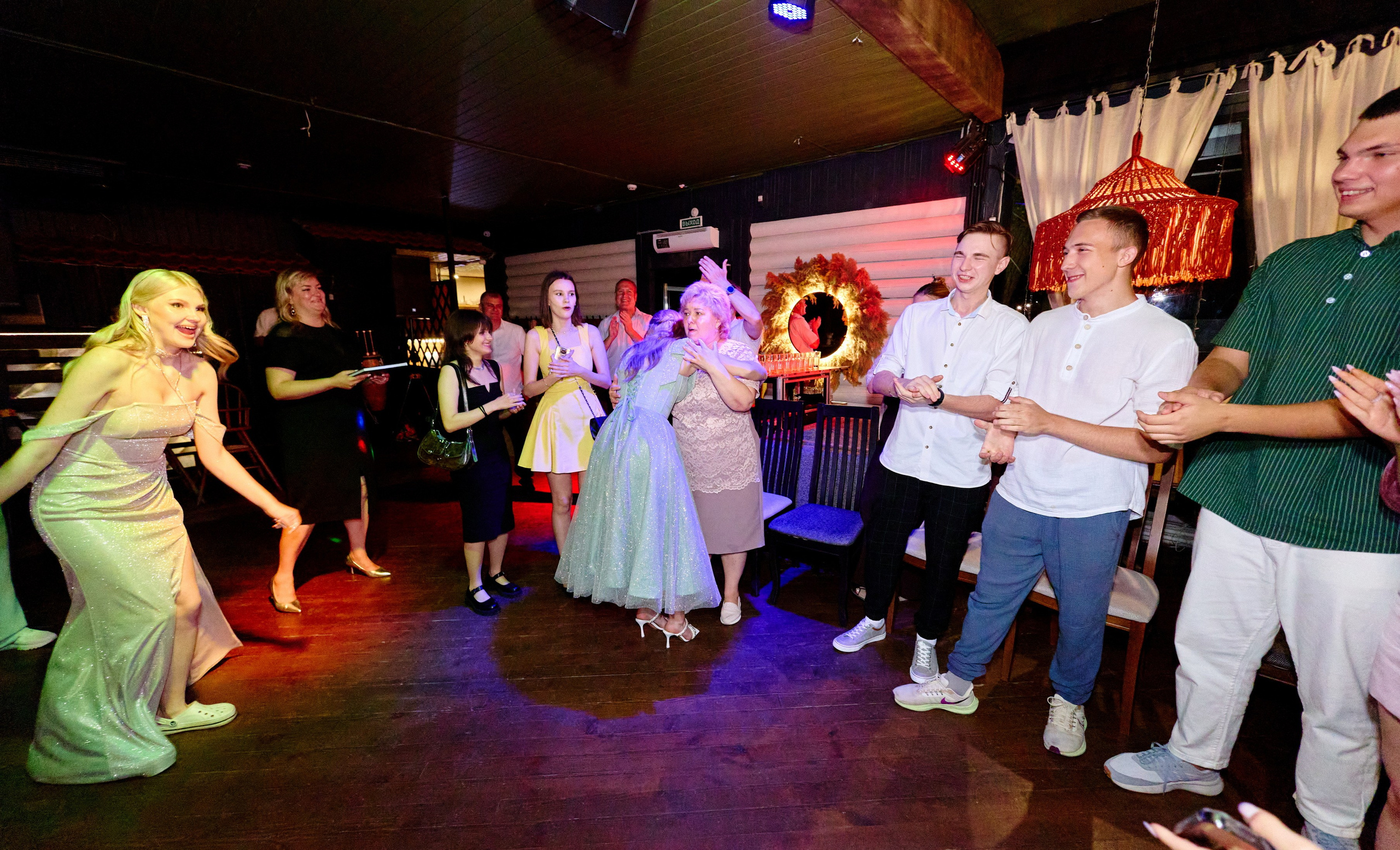 Выпускной 35 Сош. Фотограф Выпускные альбомы Таганрог Сергей Коробченко