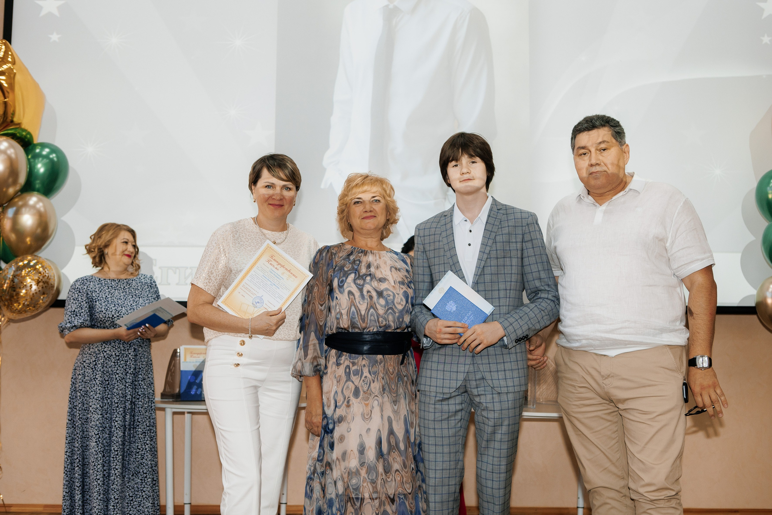 Выпускной Гимназия 12 2024 г. Свадебный и портретный Фотограф в Липецке Дмитрий Котюков