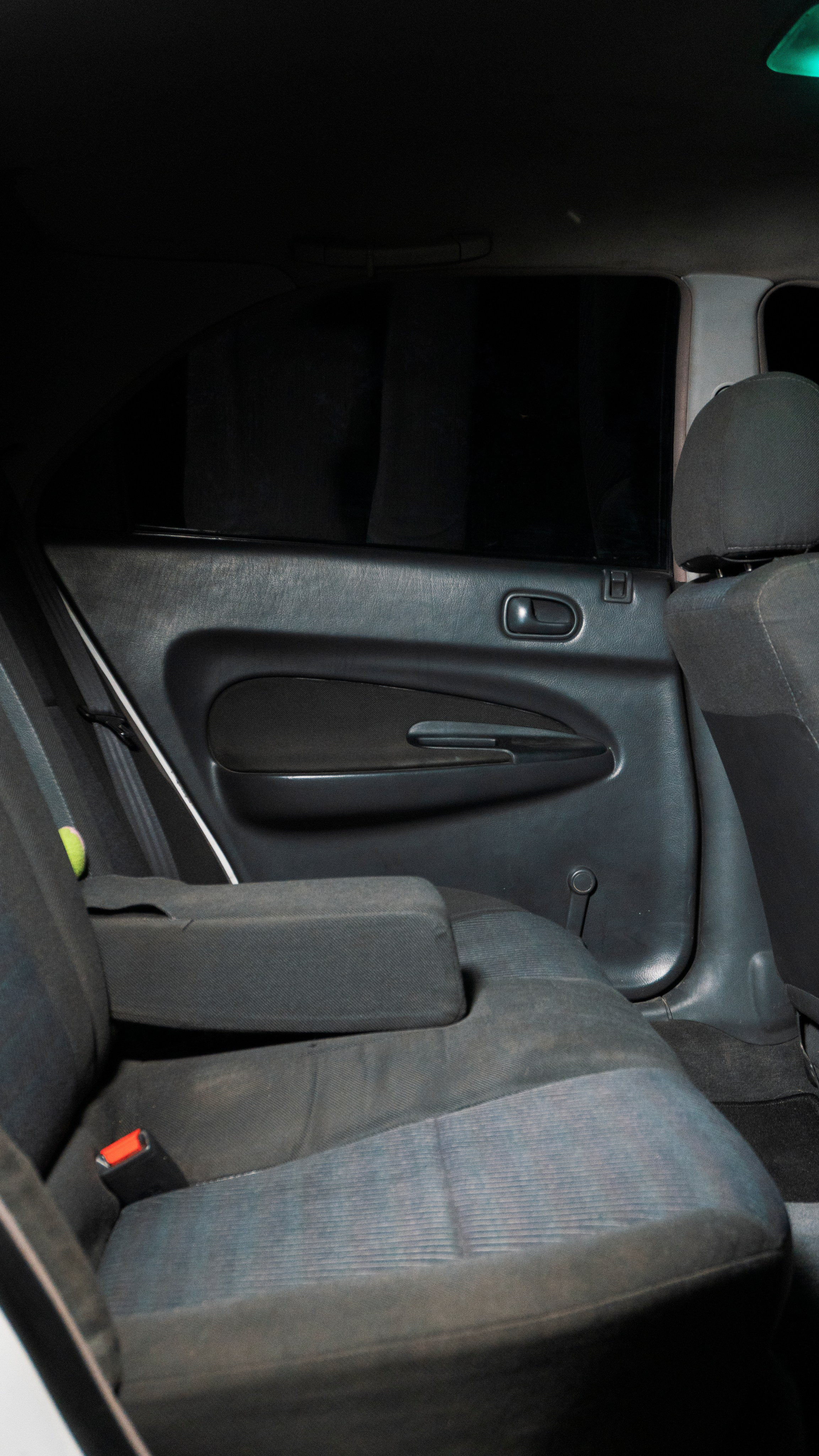 Mazda 323. Фотограф|Видеограф Александр Белов