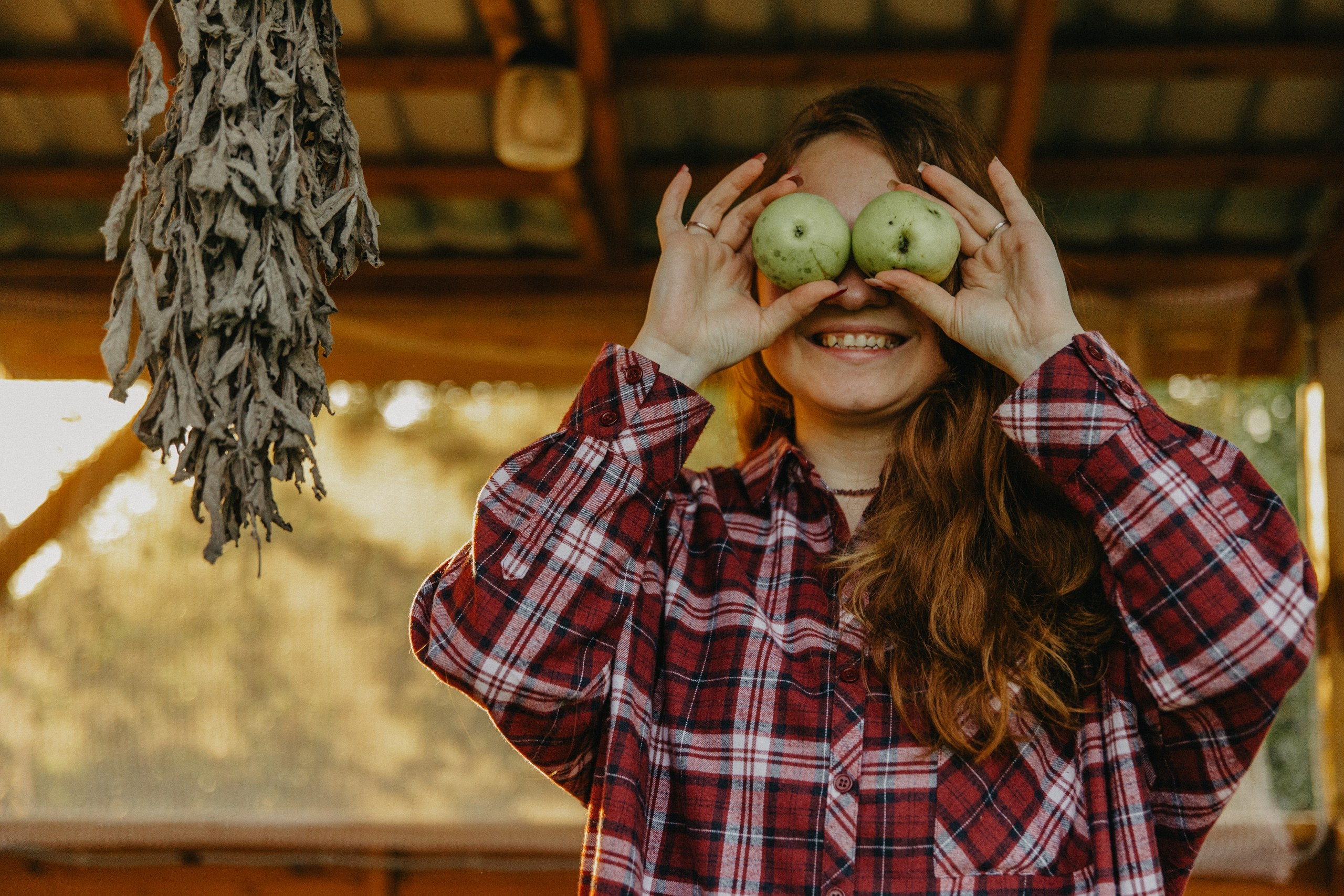 Детали яблочной шарлотки и яблоки, осень