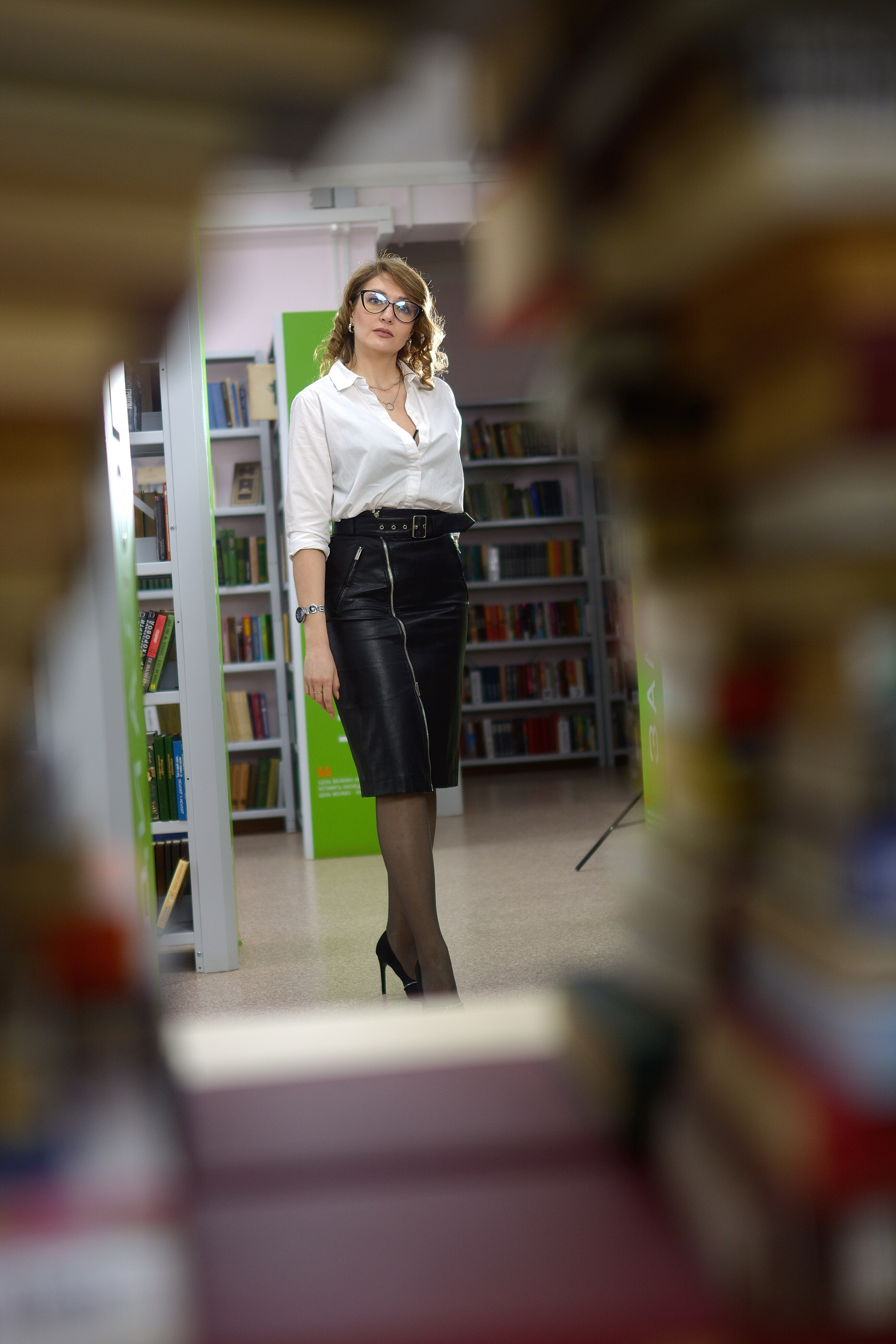 Арт-студия "Мастер и Маргарита". Фотосессия в библиотеке. Студийное фото в Сызрани. Прокат нарядов для фотосессий.