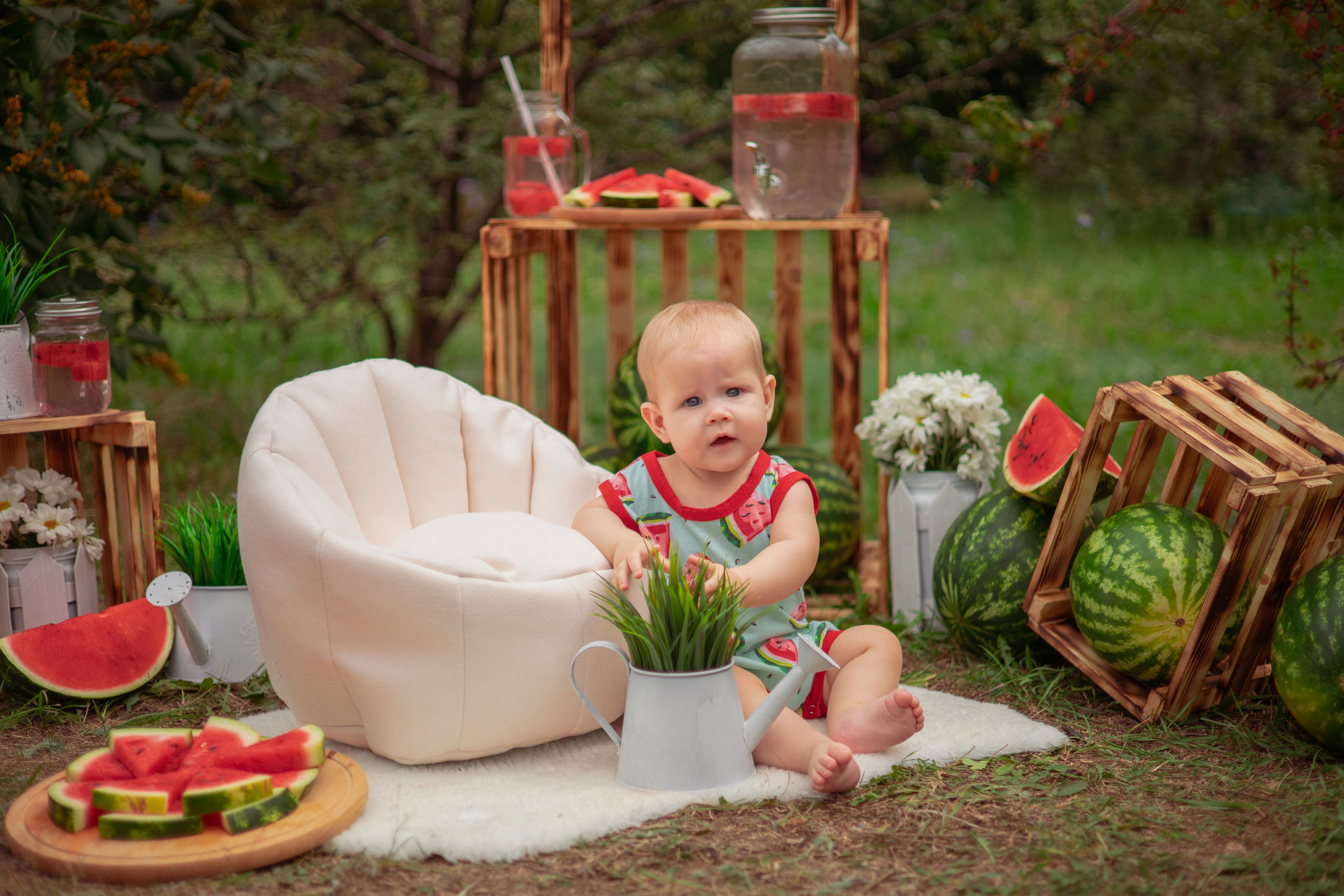 Тимофей и Даша арбузы. Семейный и детский фотограф в Михайловке Татьяна Лестьева