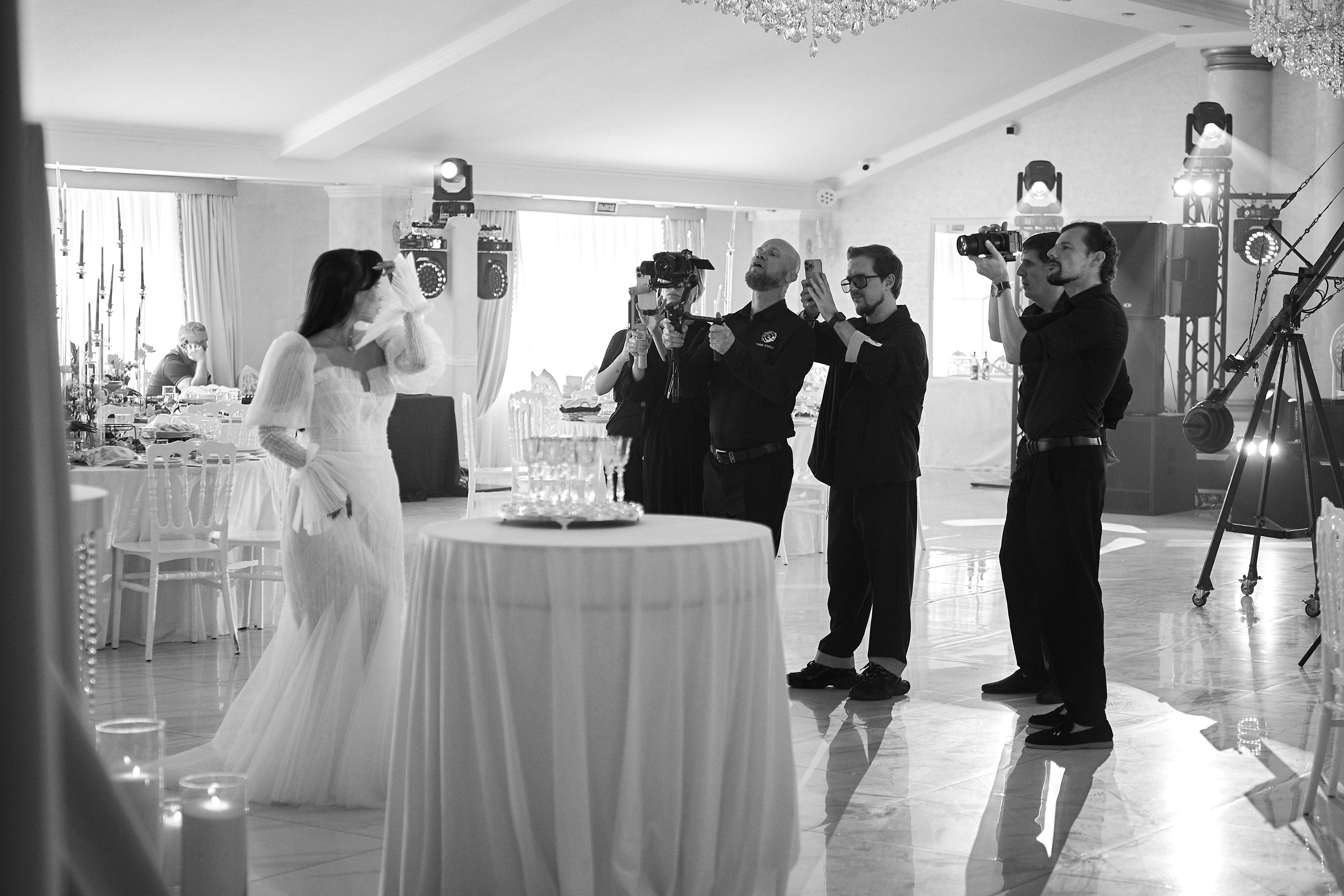 Сватовство в Краснодаре от лучших фотографов и операторов TWINS STUDIO. ТВИНС СТУДИО — лучшие свадебные фотографы и видеографы в Краснодаре