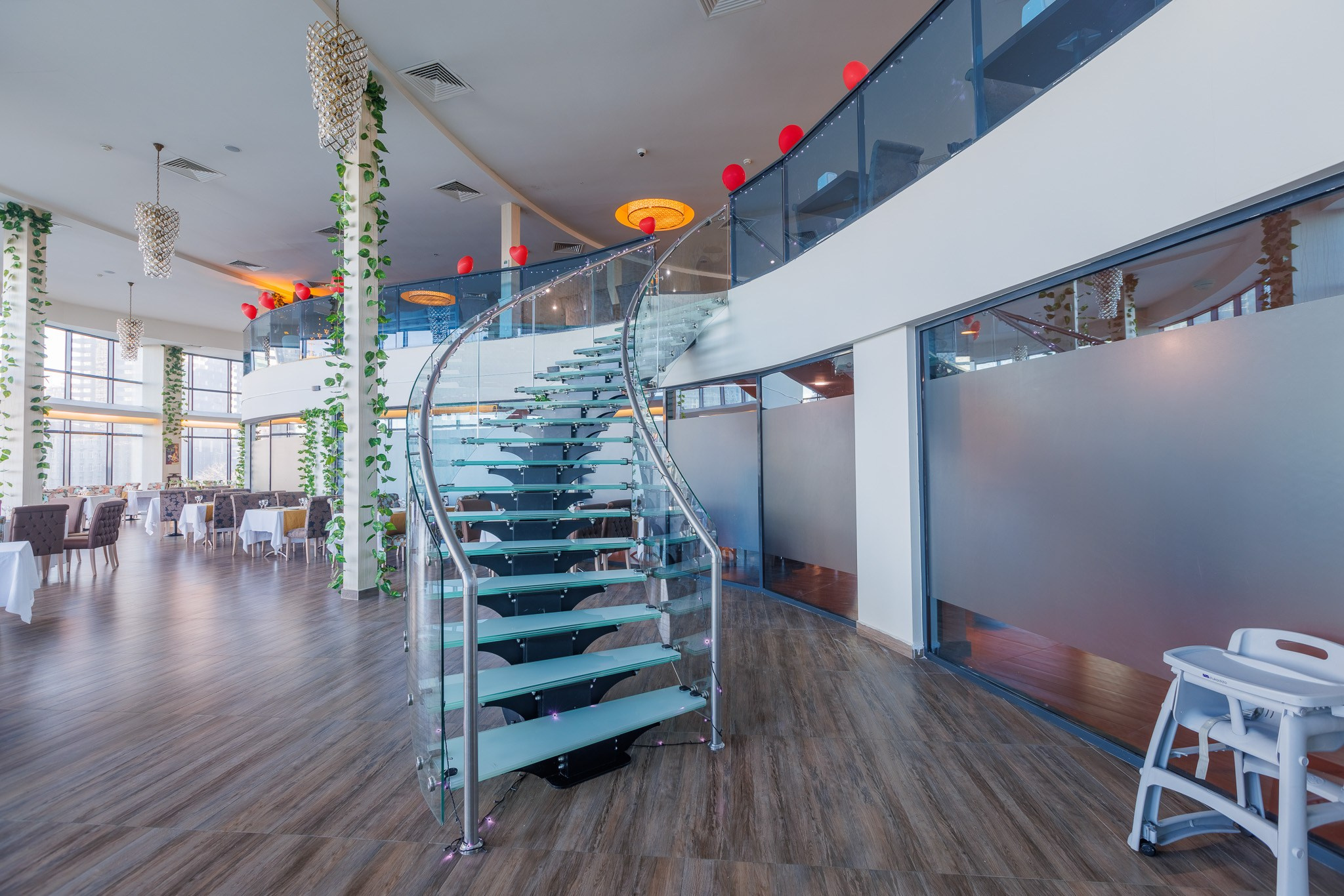 SKY TOWER (METRO CITY). Режиссёр, клипмейкер, фотограф — Андрей Охота