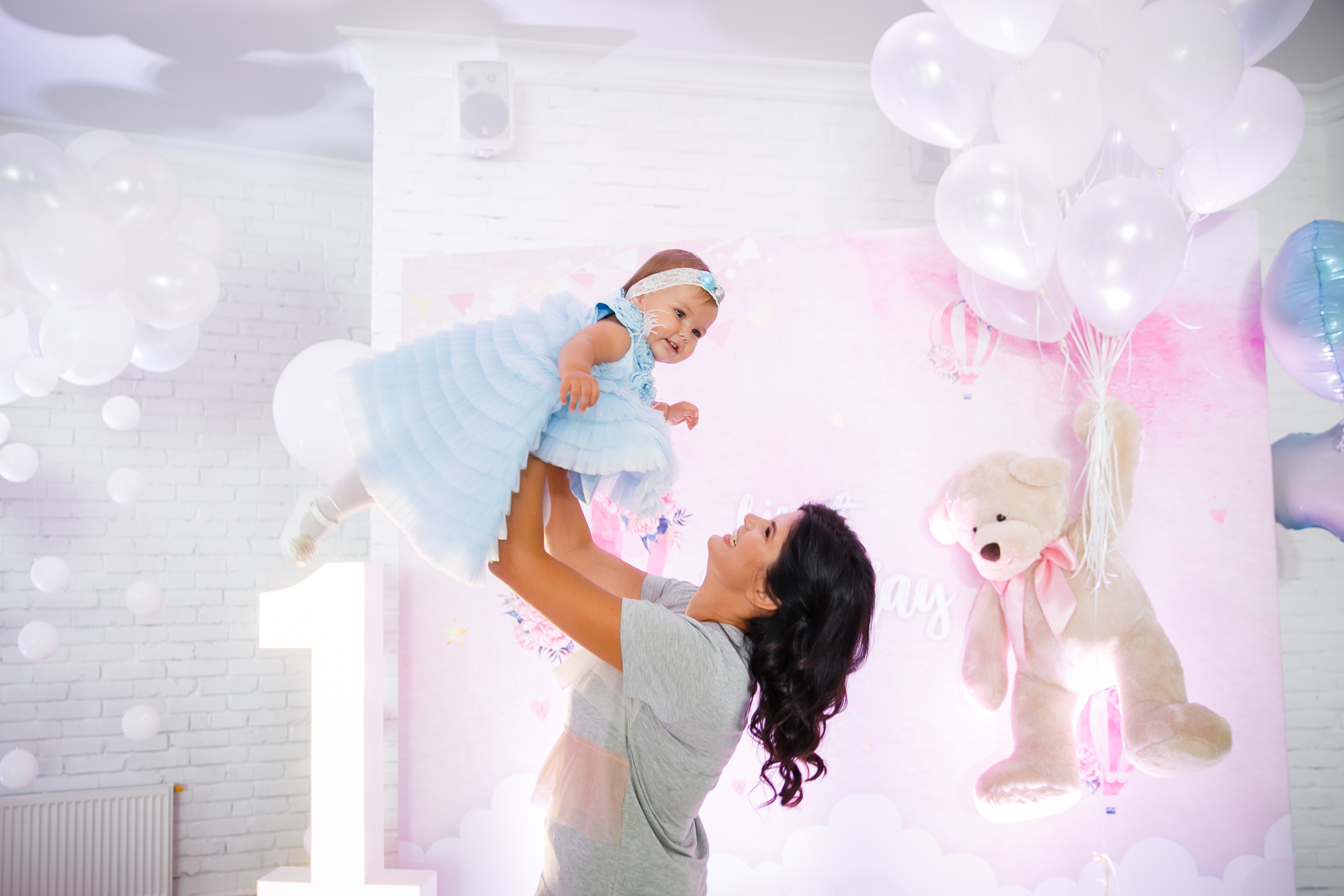 ДР Софии. 1 год. Ресторан Мост. Фотограф Андрей Баксов