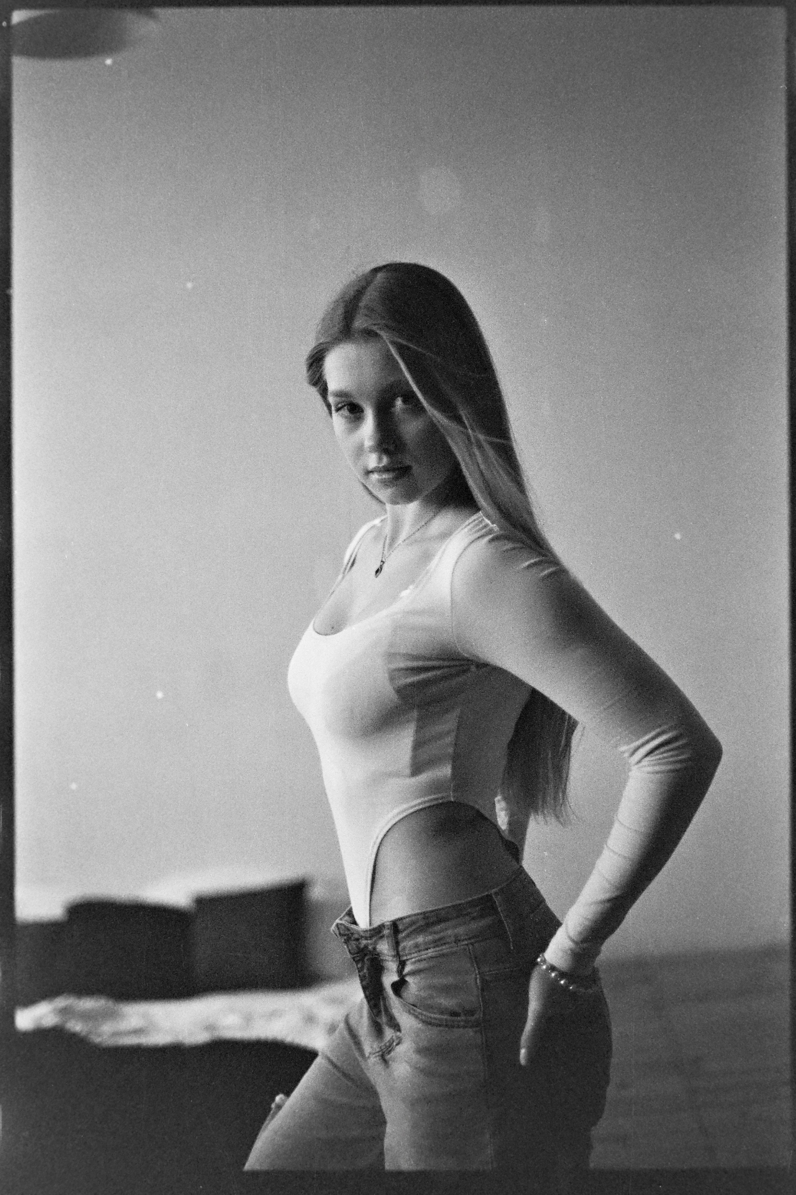 Минималистичная фотосессия на черно-белую пленку