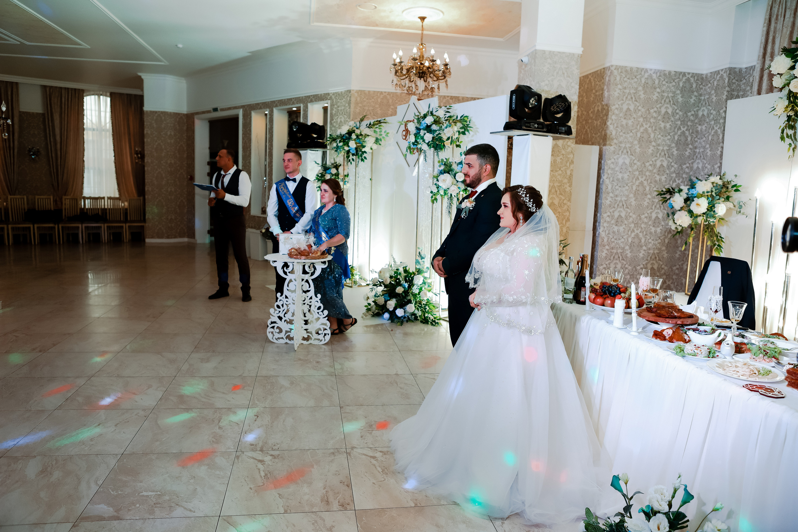 Нариман и Надежда. Свадебный фотограф Евгения Фролова г. Каменск-Шахтинский, Донецк, Ростов