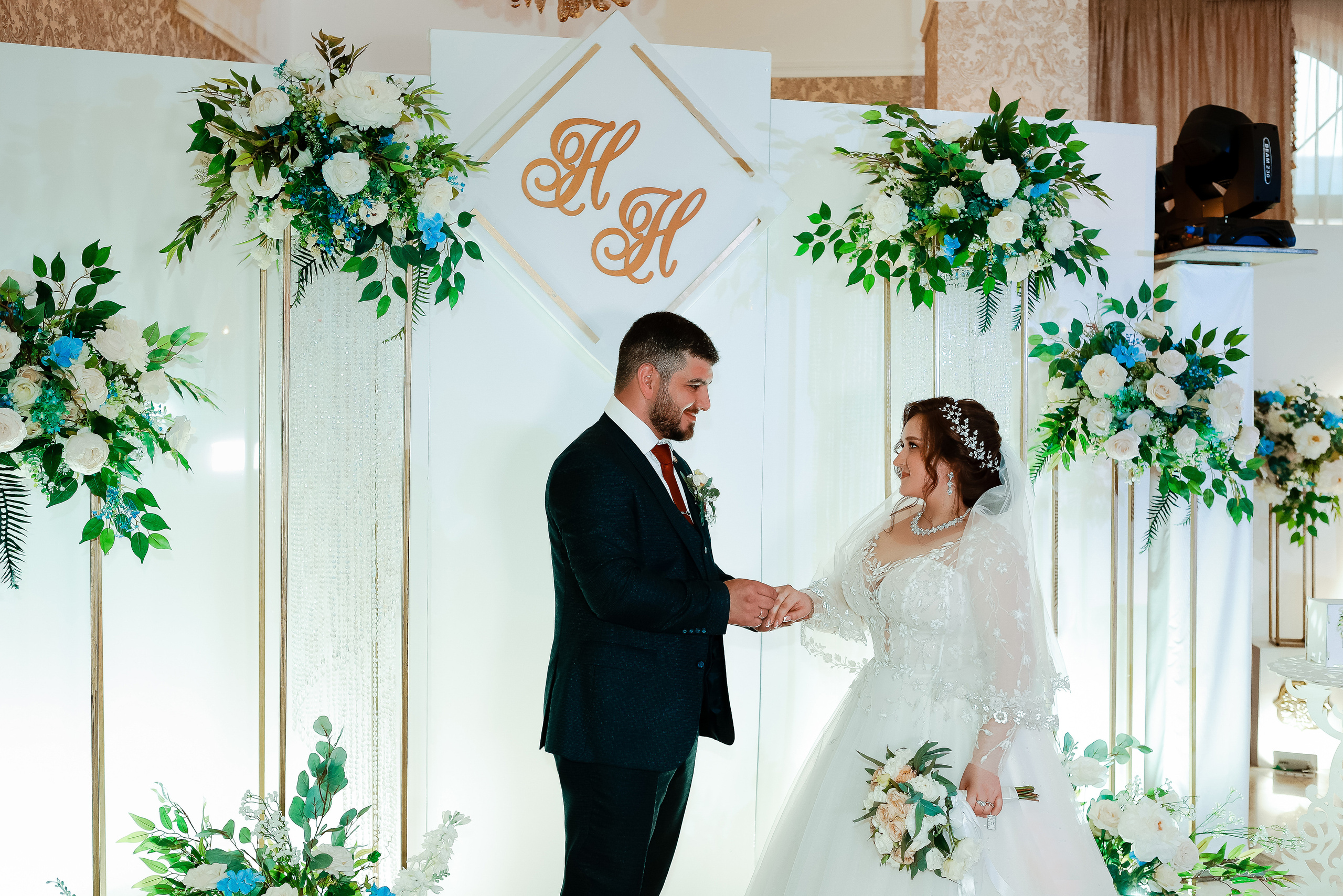 Нариман и Надежда. Свадебный фотограф Евгения Фролова г. Каменск-Шахтинский, Донецк, Ростов