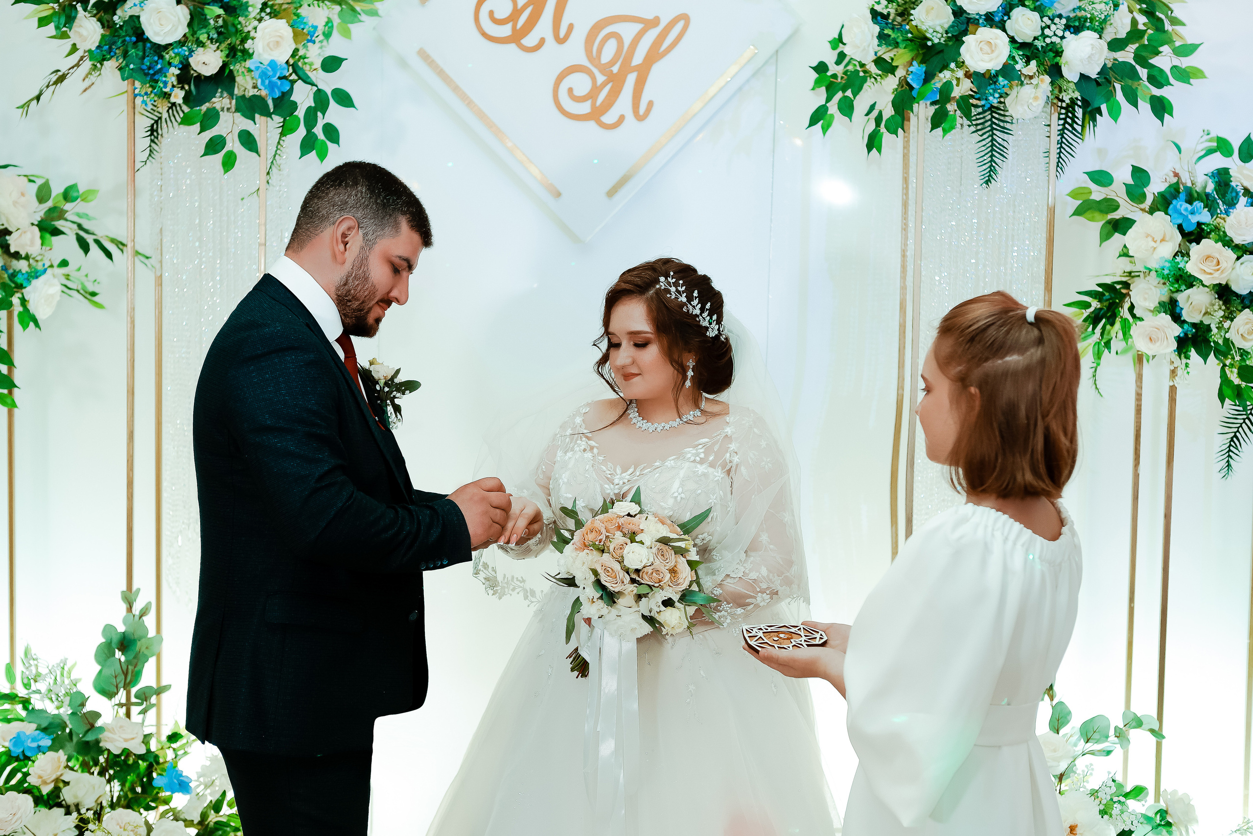 Нариман и Надежда. Свадебный фотограф Евгения Фролова г. Каменск-Шахтинский, Донецк, Ростов