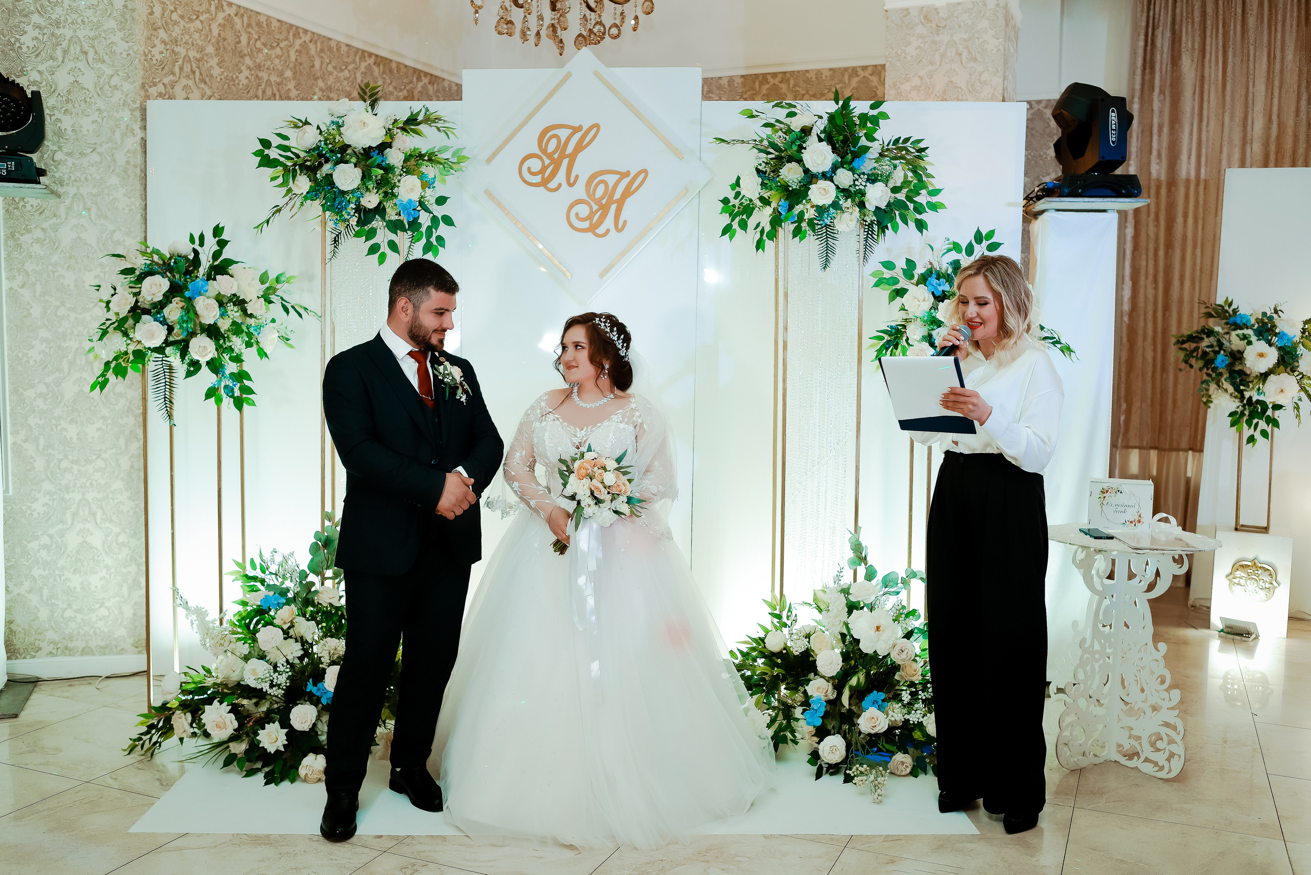 Нариман и Надежда. Свадебный фотограф Евгения Фролова г. Каменск-Шахтинский, Донецк, Ростов