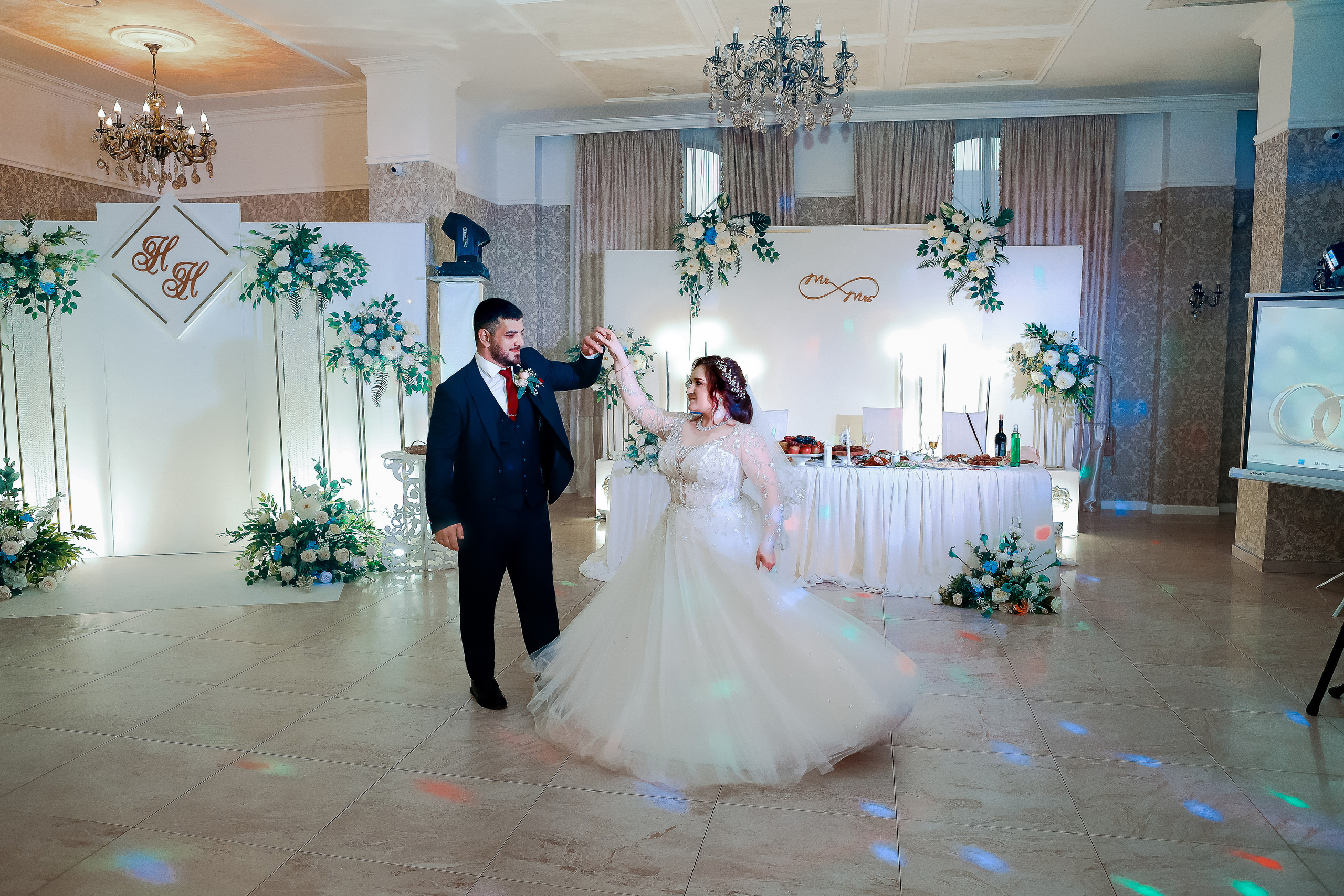 Нариман и Надежда. Свадебный фотограф Евгения Фролова г. Каменск-Шахтинский, Донецк, Ростов